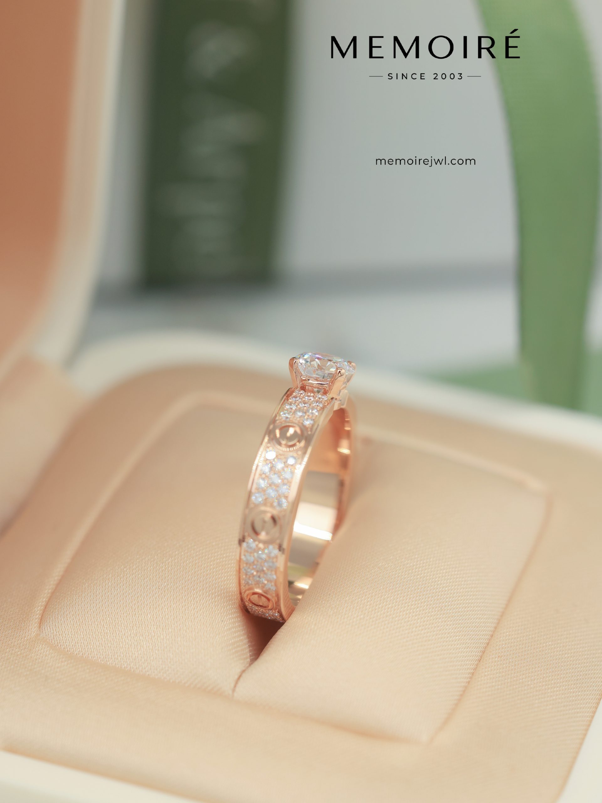 MÉMOIRÉ 18K Rose Gold Pave & Screw Motif Diamond Ring - Image 3