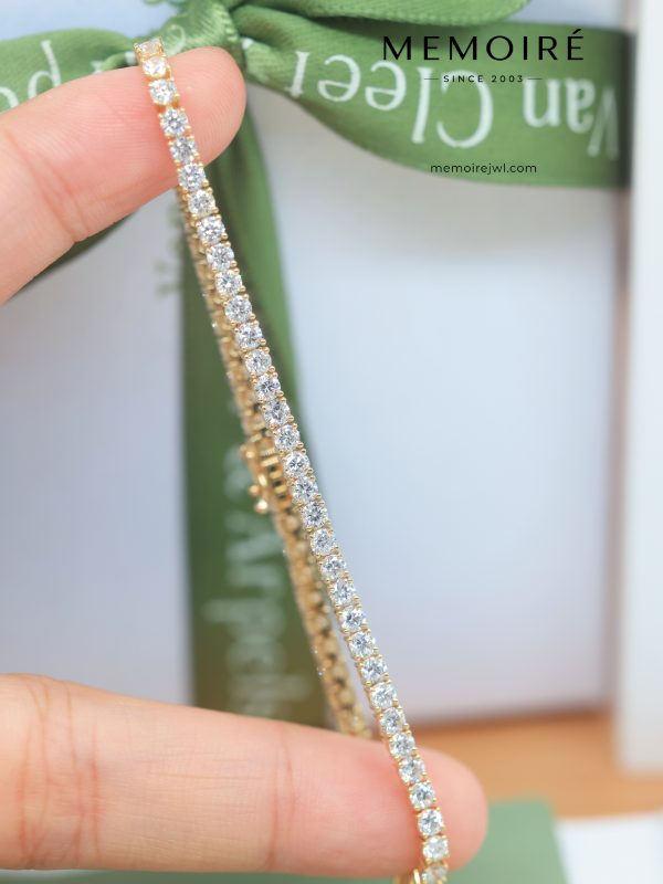 MEMOIRÉ Yellow Gold Tennis Bracelet with 0.05ct Each Round Diamonds