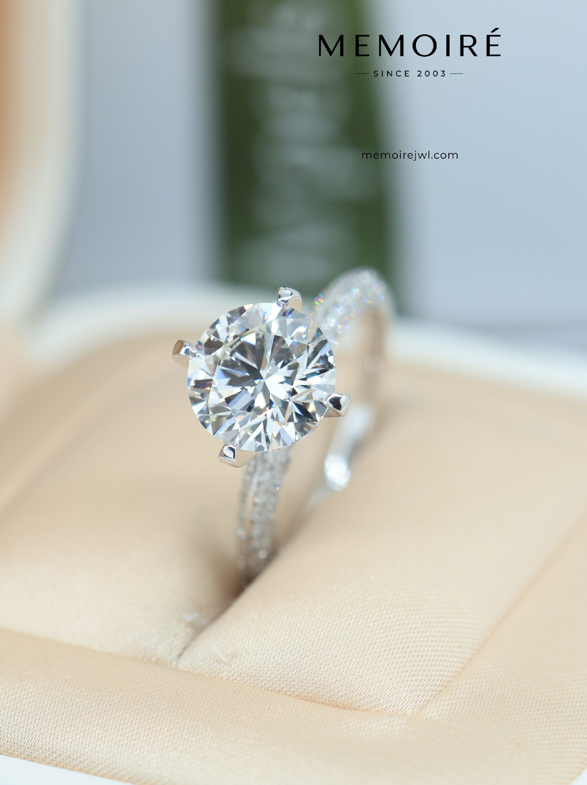 MEMOIRÉ Platinum 3ct Half-Pavé Diamond Solitaire Ring - Image 5