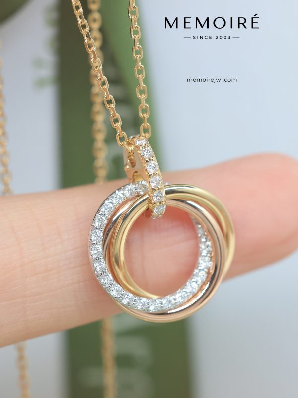 MÉMOIRÉ 18K Tri-Color Interlock Diamond Circle Necklace