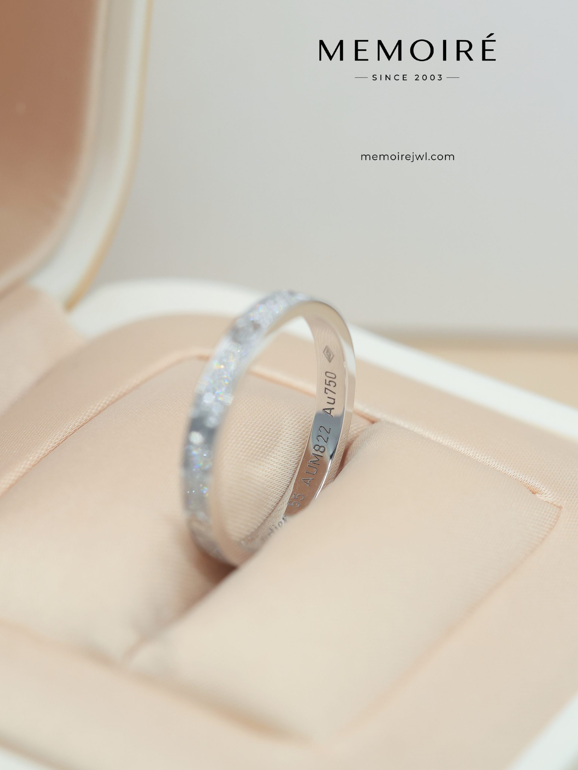 MÉMOIRÉ 18K White Gold Half Diamond Screw Ring - Image 4