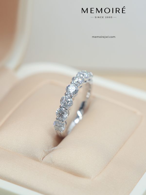MEMOIRÉ Platinum 10-Point "Seven Princess" Diamond Band