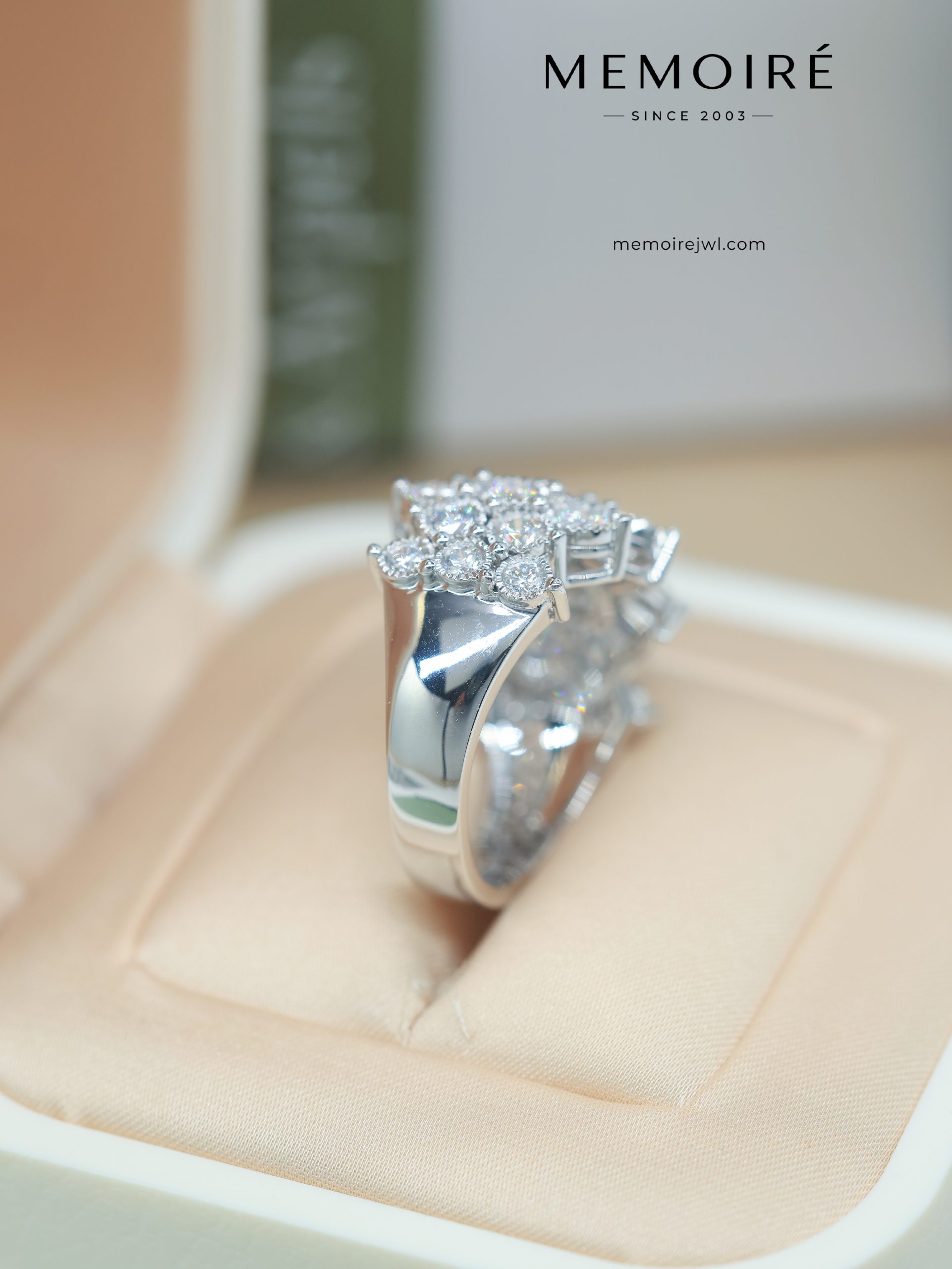 MEMOIRÉ Platinum 3ct Sunflower Cluster Ring - Image 4