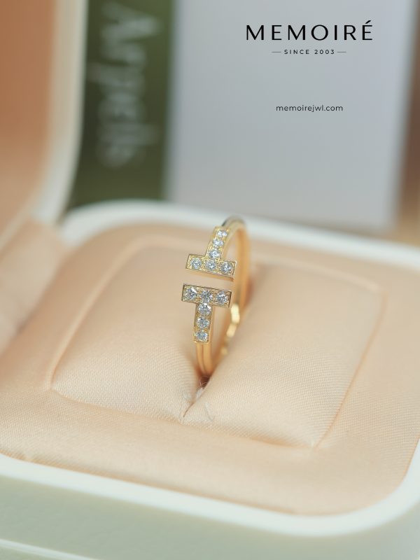 MEMOIRÉ Yellow Gold Full-Pave Double T Ring