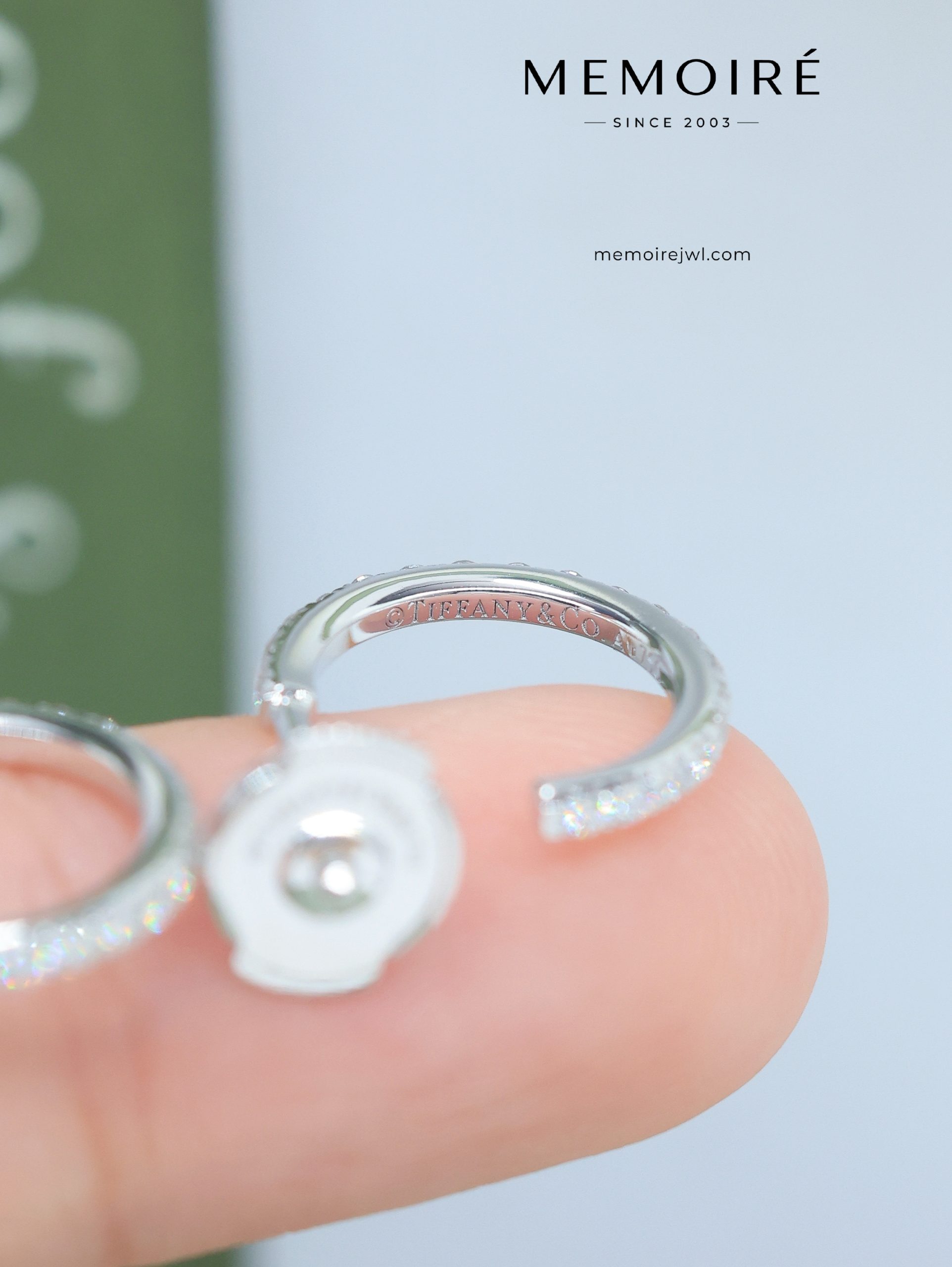 MEMOIRÉ Platinum Full-Pave Diamond C-Hoop Earrings - Image 4