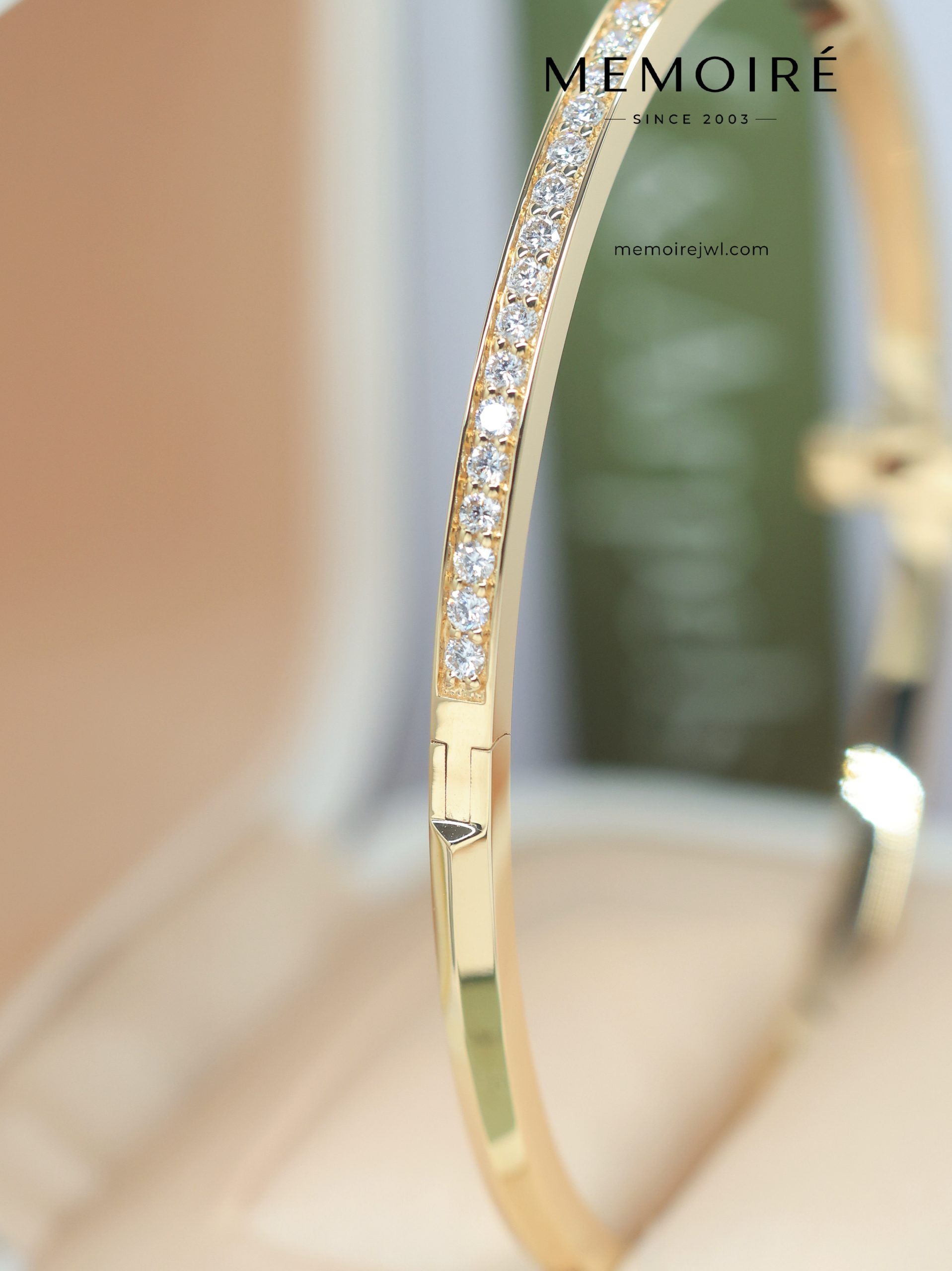 MEMOIRÉ Yellow Gold Narrow Half-Pave T1 Bangle - Image 5