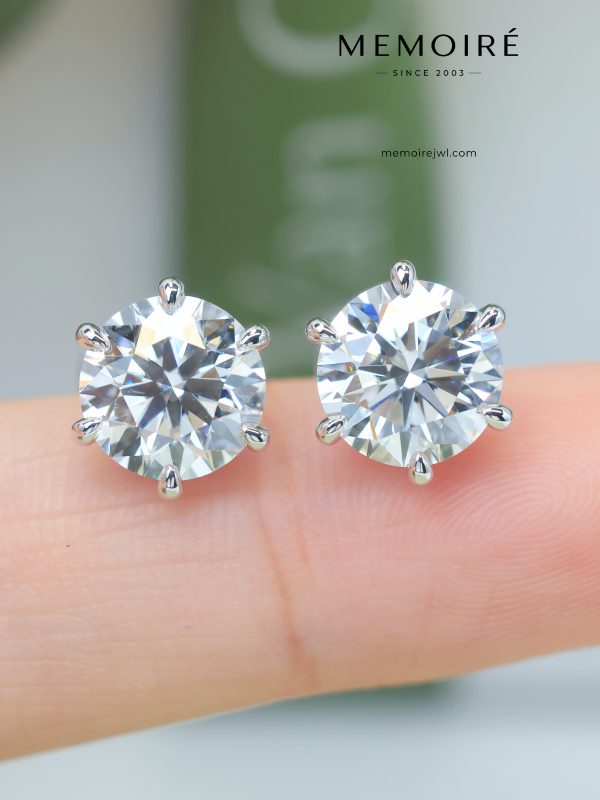 MEMOIRÉ Platinum 3ct Round Diamond Stud Earrings (Six-Prong Setting)