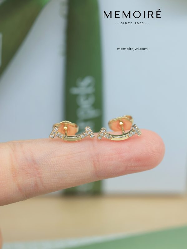 MEMOIRÉ Yellow Gold Mini Smile Stud Earrings with Diamonds at Both Ends