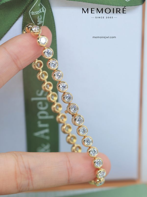 MÉMOIRÉ 18K Gold Bezel Full Round Diamond Tennis Bracelet