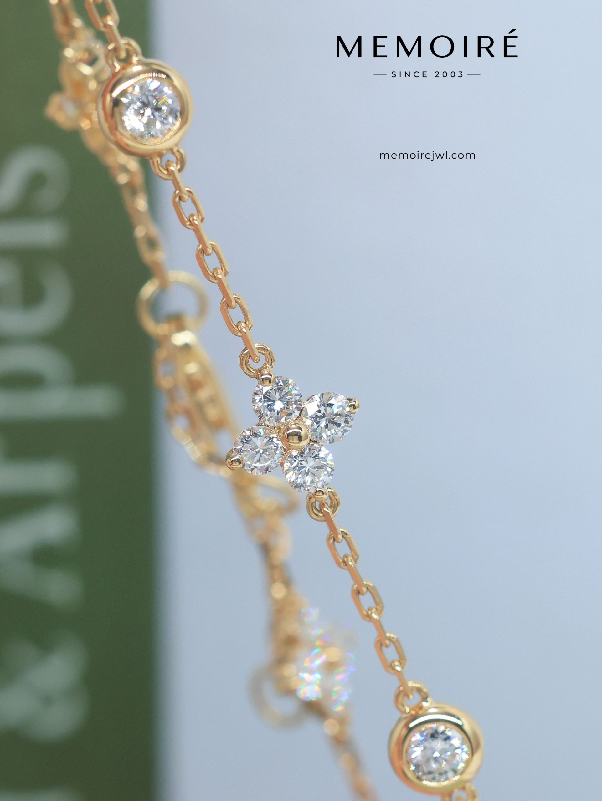 MÉMOIRÉ 18K Gold Clover & Bezel Alternating Diamond Bracelet - Image 3