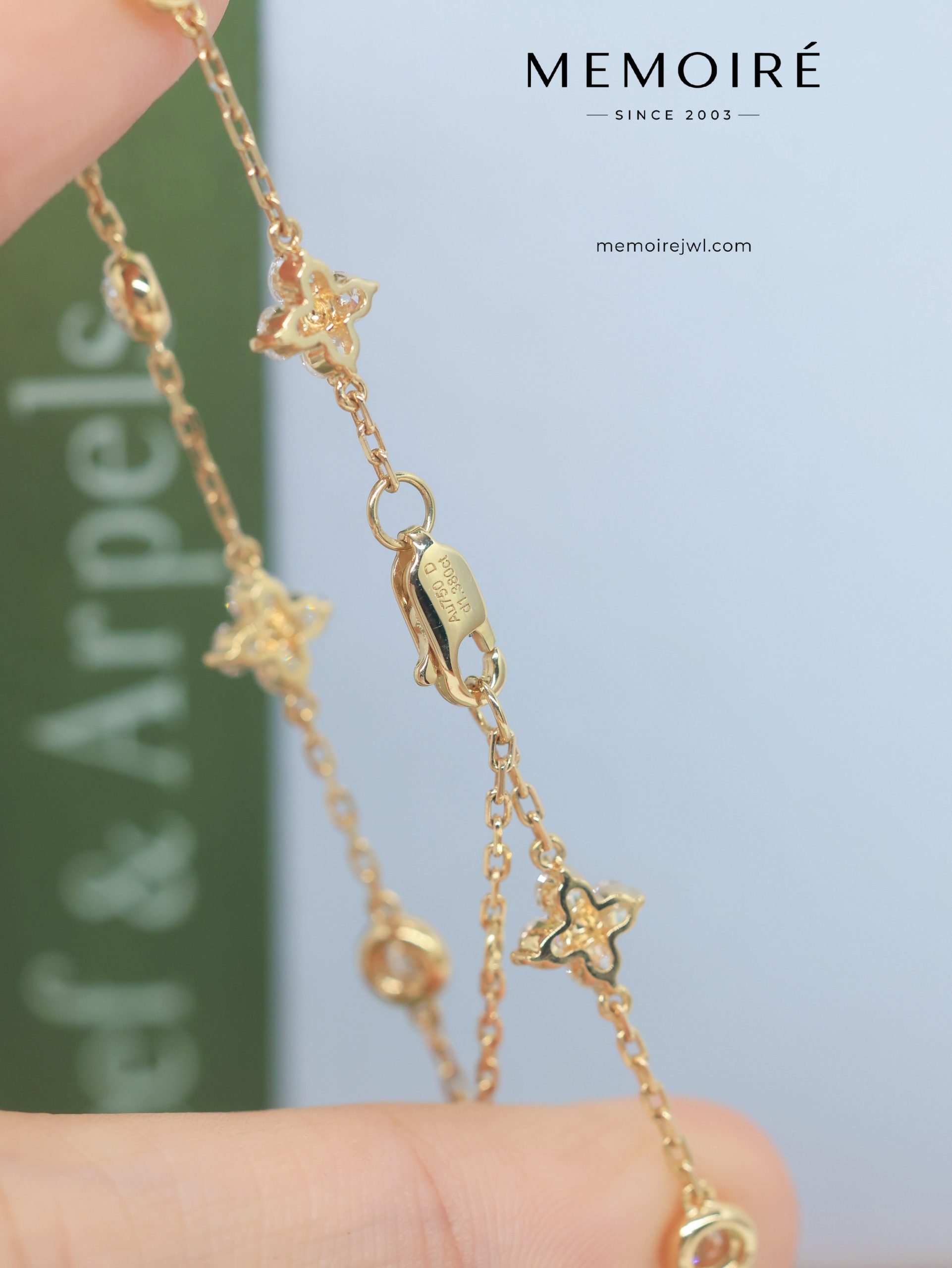 MÉMOIRÉ 18K Gold Clover & Bezel Alternating Diamond Bracelet - Image 4