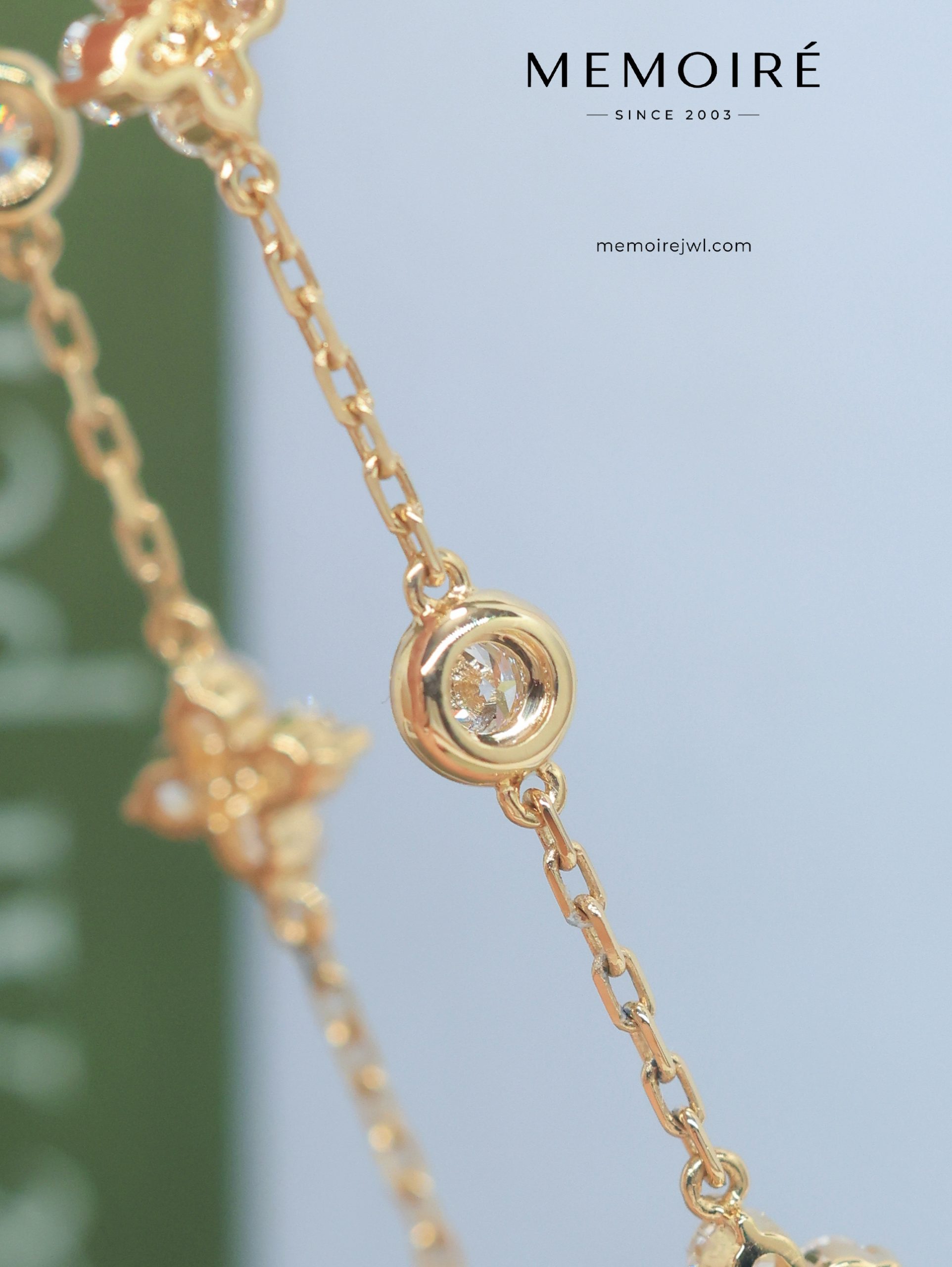 MÉMOIRÉ 18K Gold Clover & Bezel Alternating Diamond Bracelet - Image 5