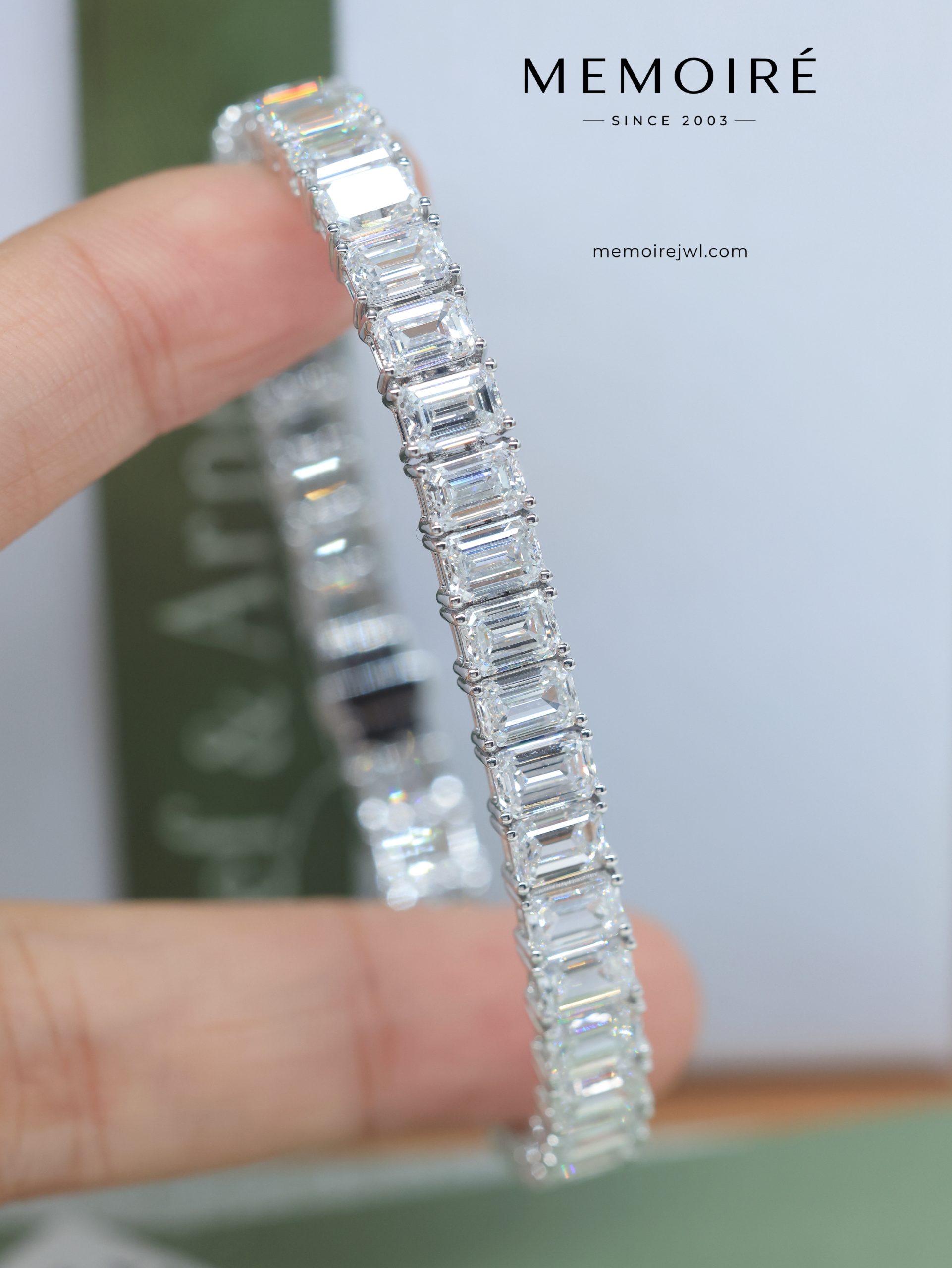 MÉMOIRÉ 18K White Gold Emerald Diamond Tennis Bracelet