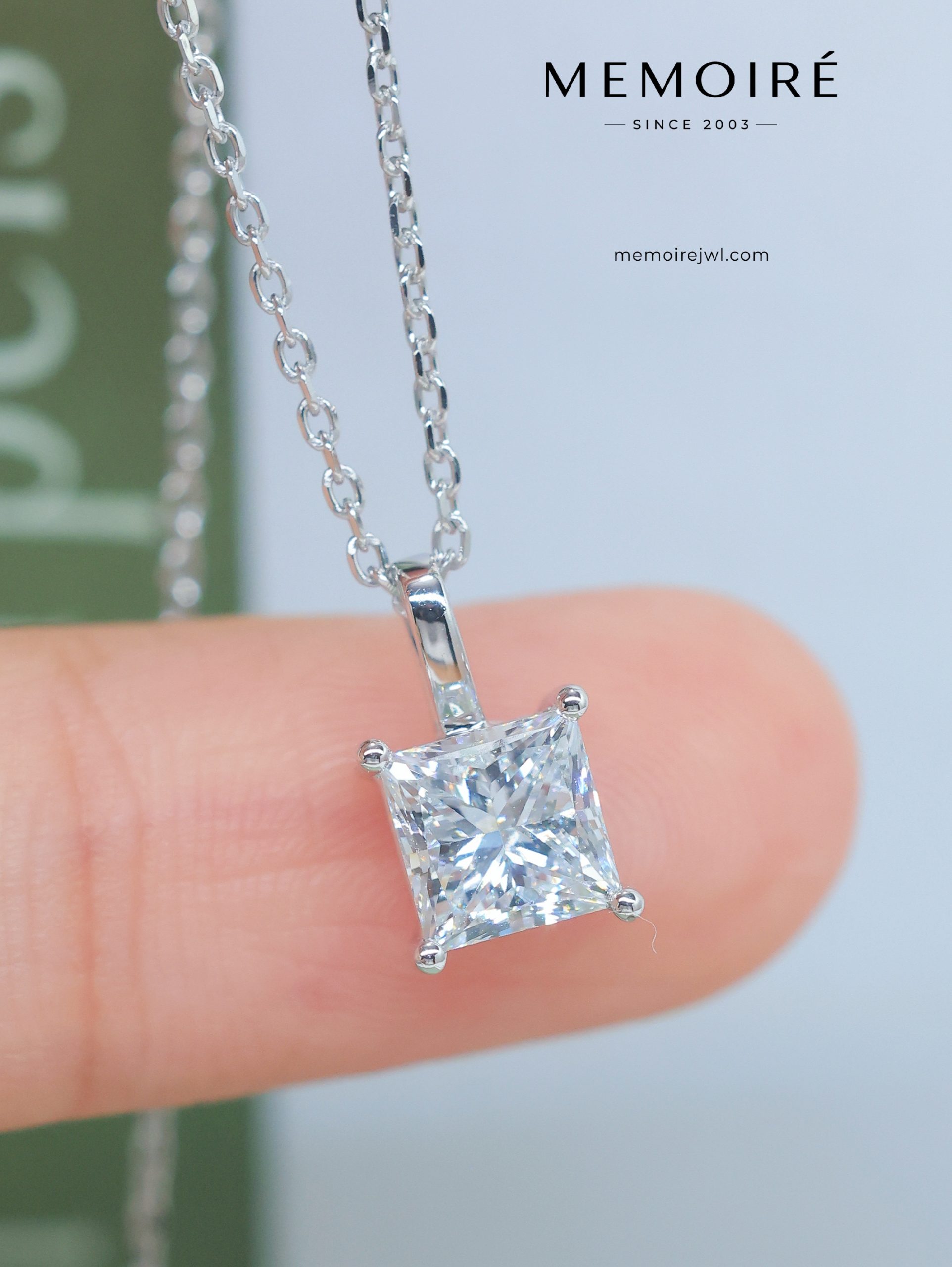 MÉMOIRÉ 18K White Gold Princess Cut Diamond Necklace