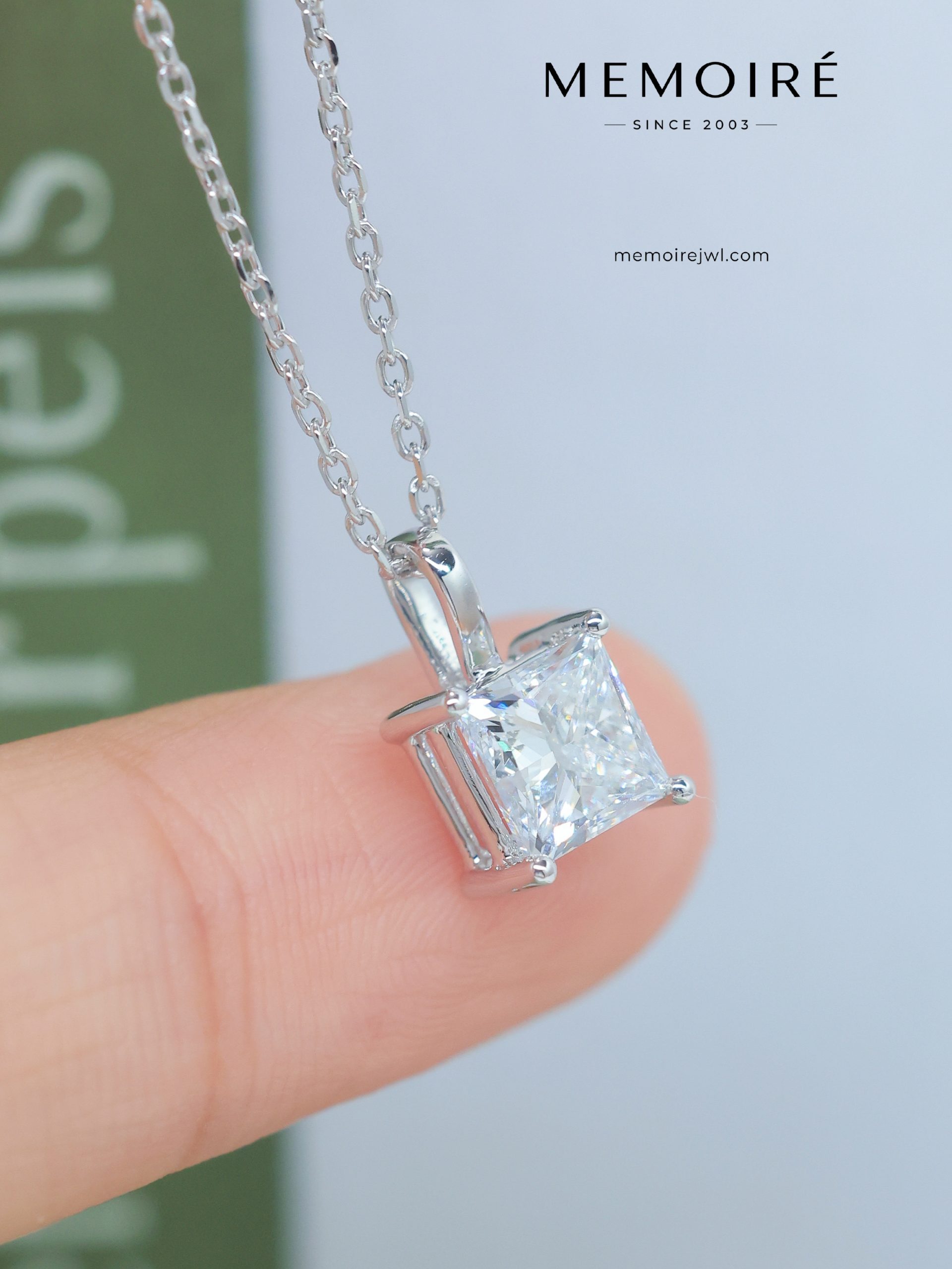 MÉMOIRÉ 18K White Gold Princess Cut Diamond Necklace - Image 3