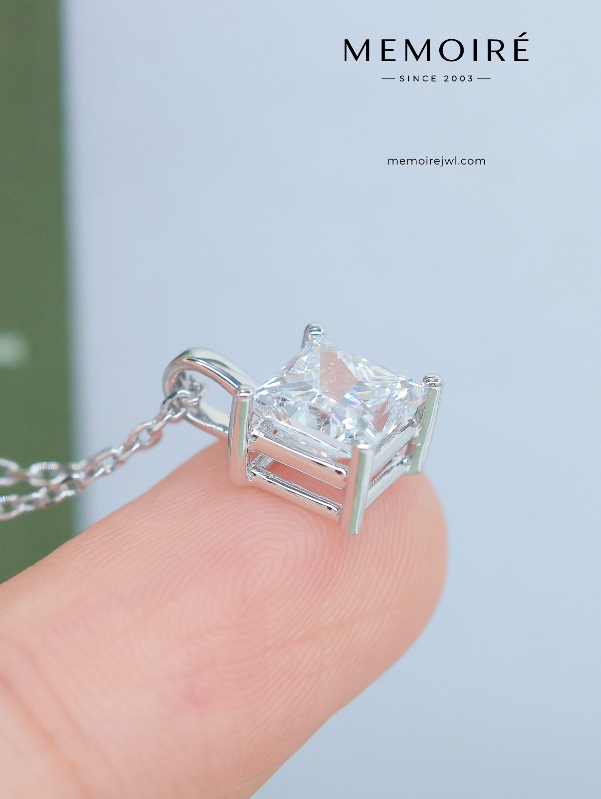 MÉMOIRÉ 18K White Gold Princess Cut Diamond Necklace - Image 4