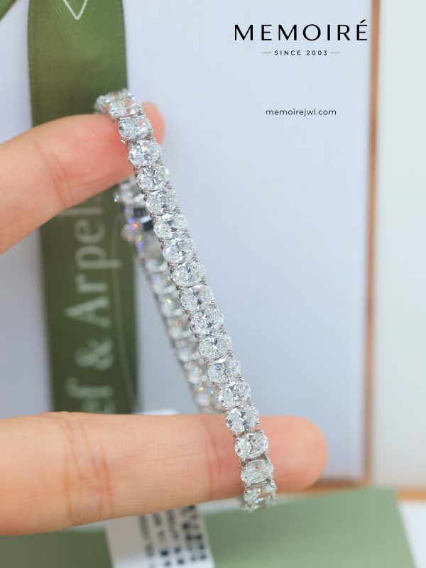 MÉMOIRÉ 18K White Gold Oval Cut Full Diamond Tennis Bracelet