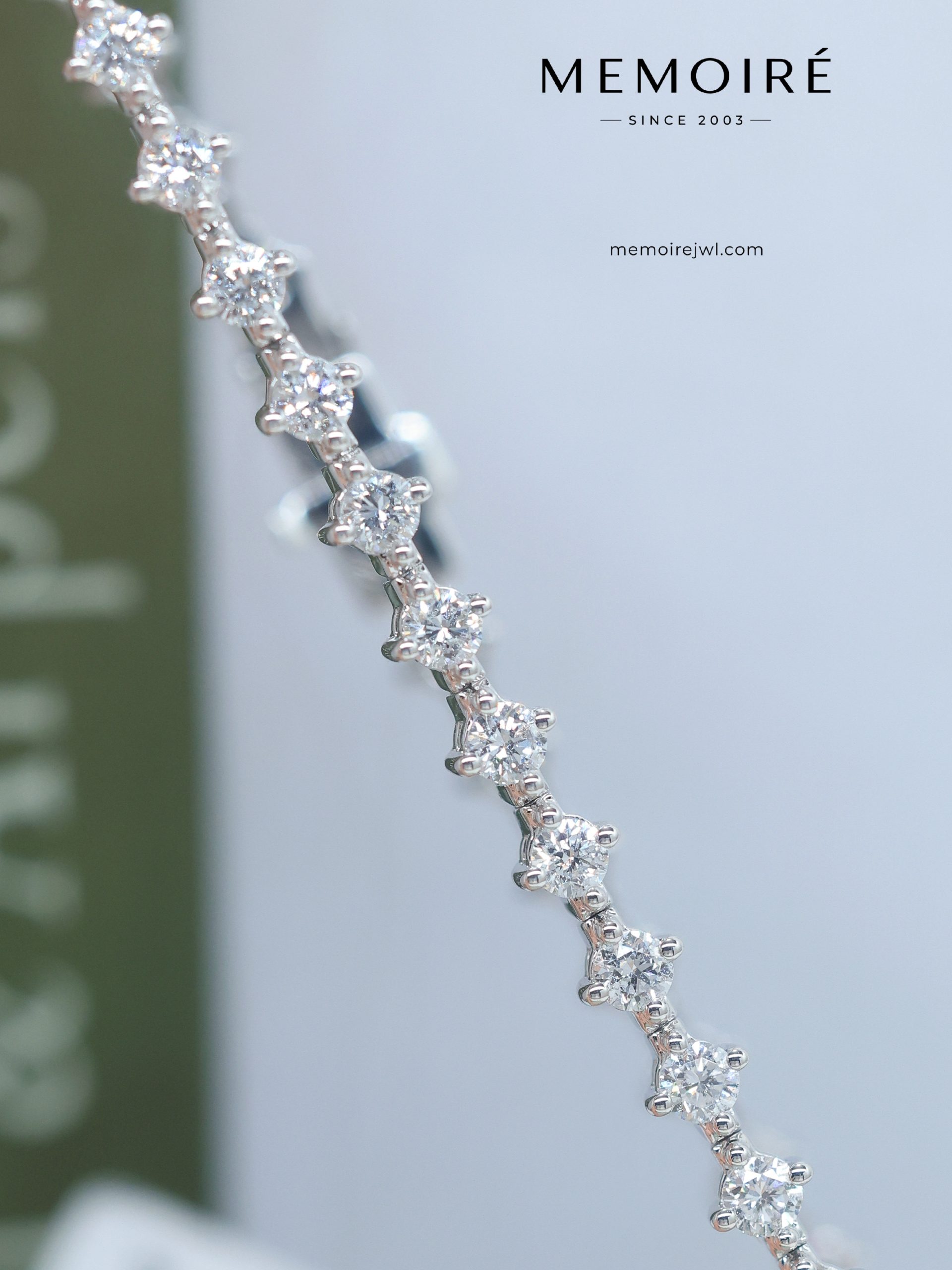 MÉMOIRÉ 18K White Gold Four Prong Tennis Diamond Bracelet