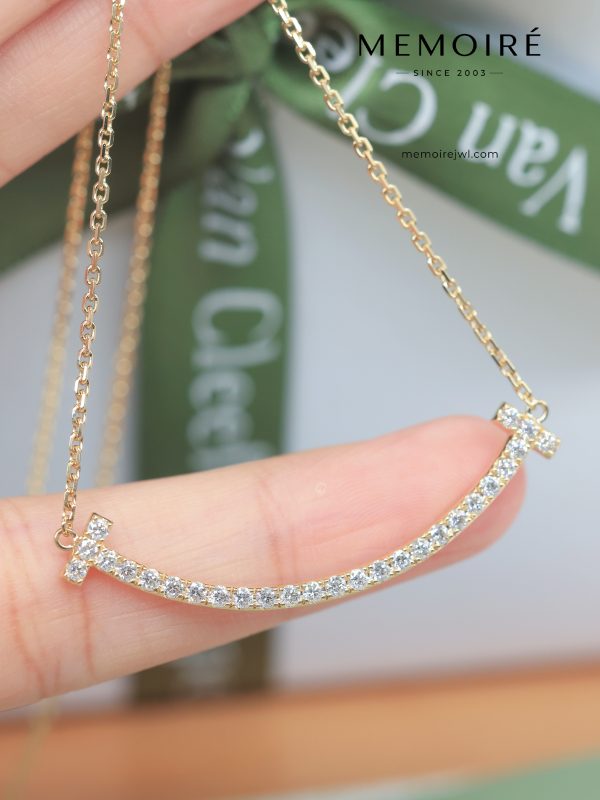 MEMOIRÉ Yellow Gold Thick Full-Pave Smile Necklace