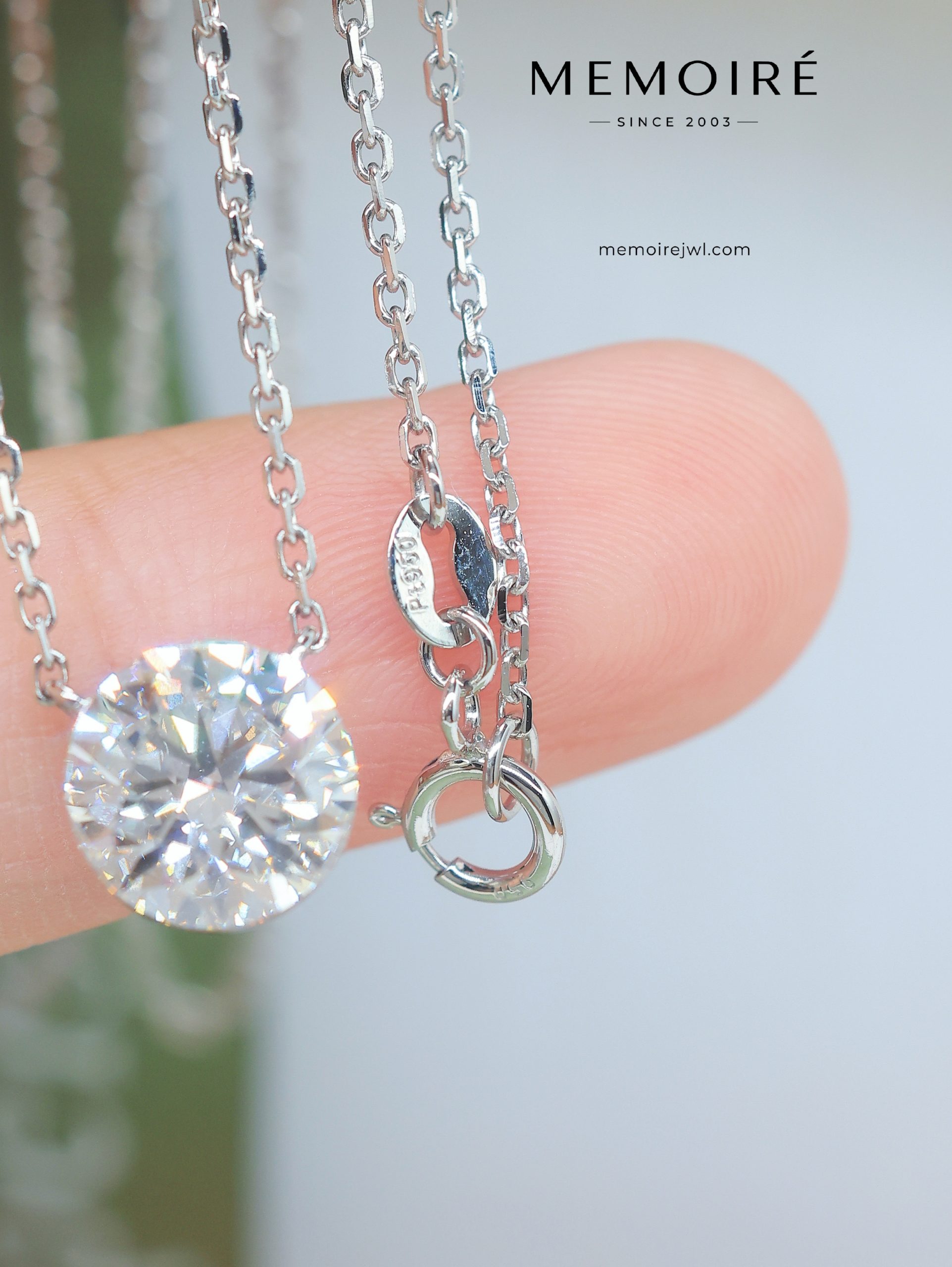 MÉMOIRÉ 18K White Gold Bezel Floating Diamond Pendant Necklace - Image 5