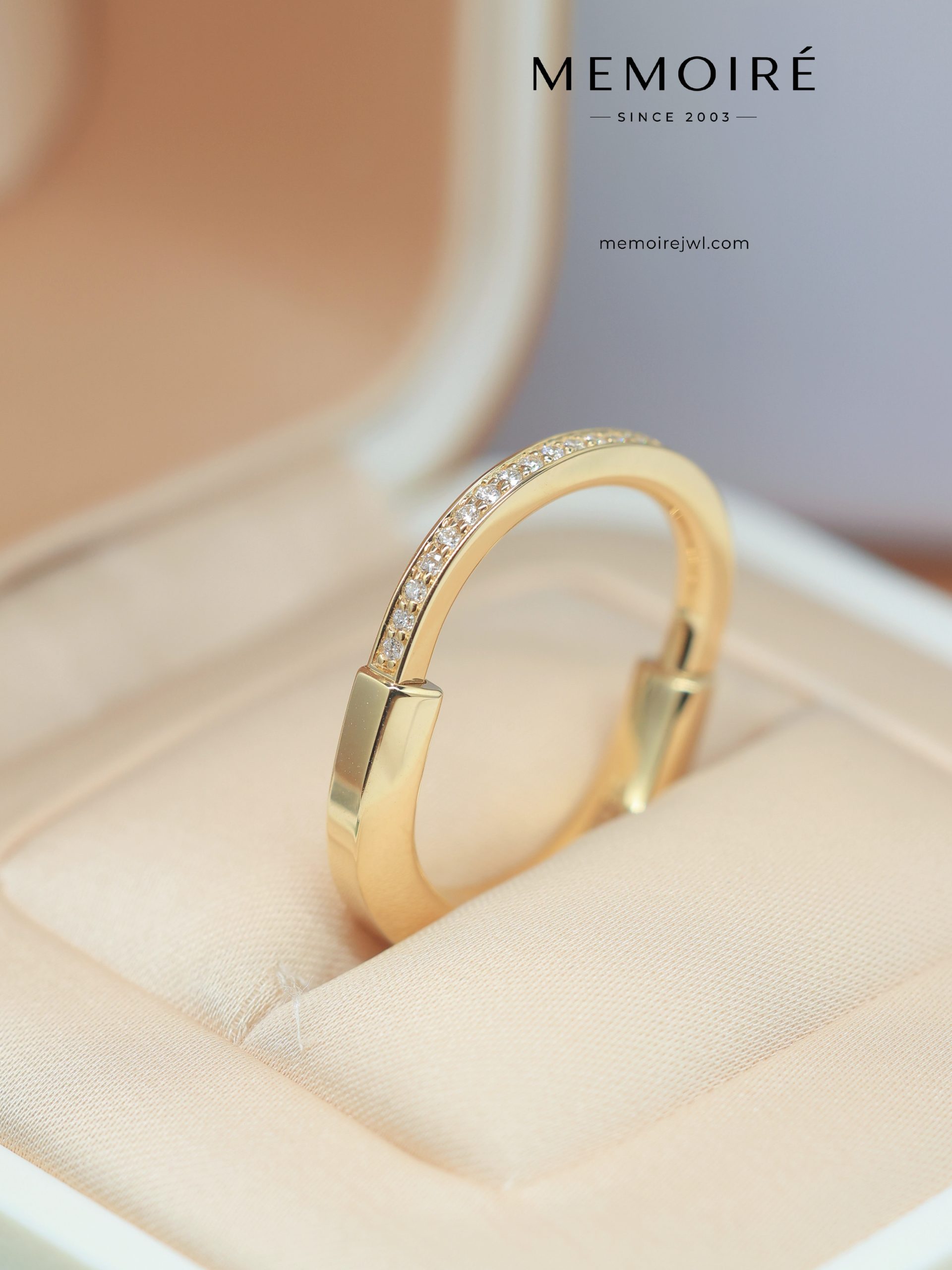 MEMOIRÉ Yellow Gold Narrow Half-Pave U-Shape Ring - Image 4