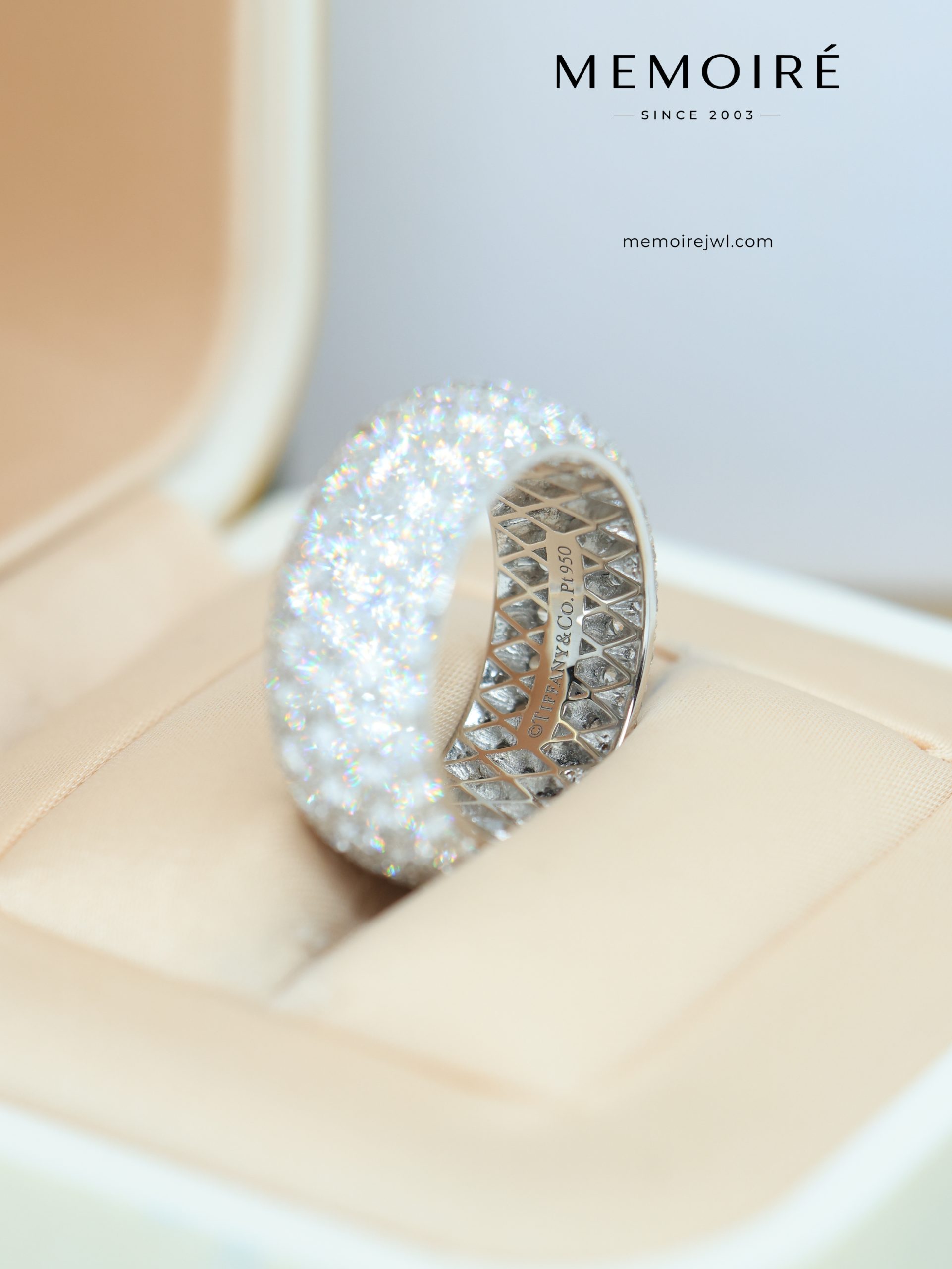 MEMOIRÉ Platinum Wide Full-Pave Diamond Band Ring - Image 4