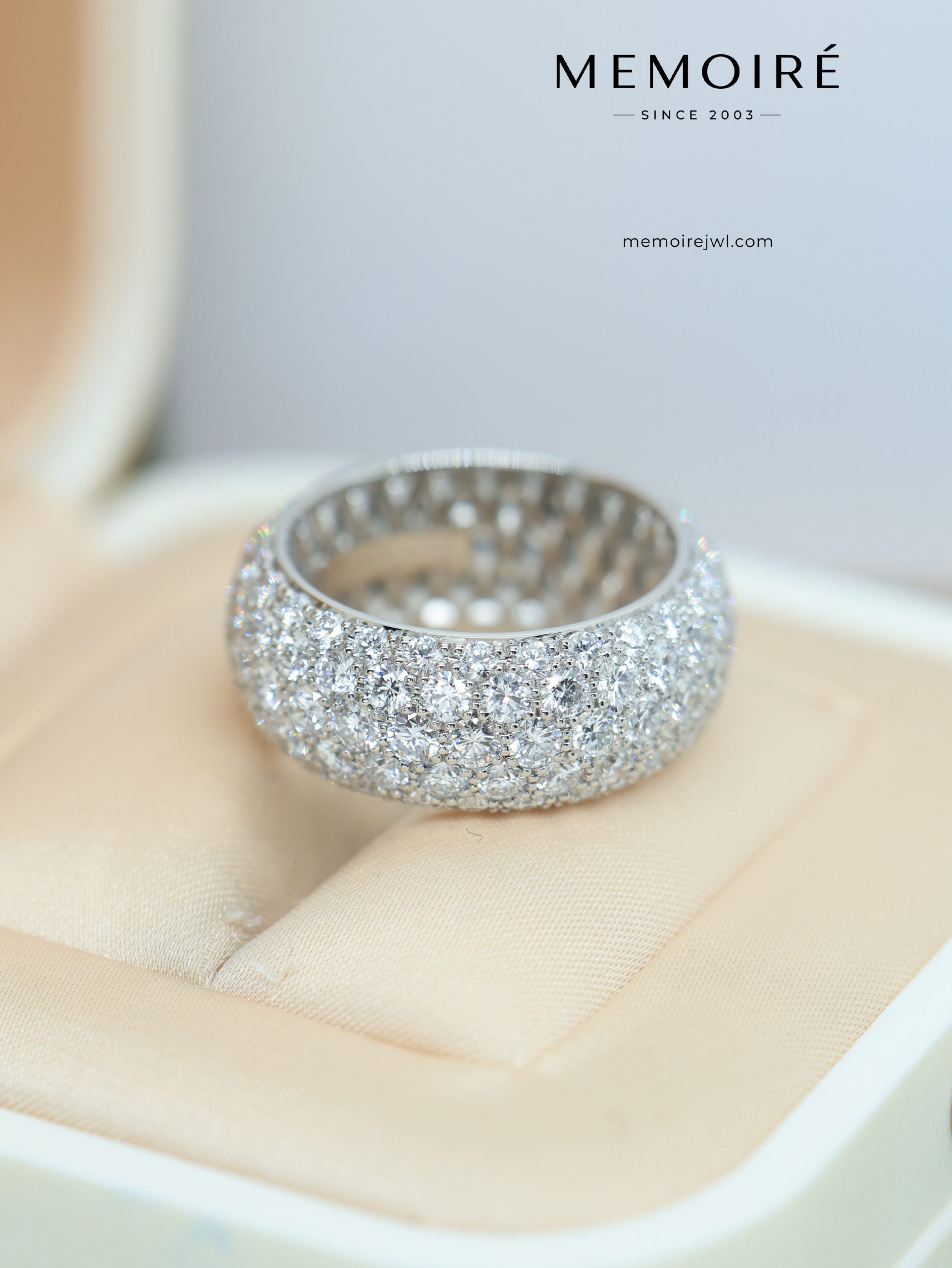 MEMOIRÉ Platinum Wide Full-Pave Diamond Band Ring - Image 5