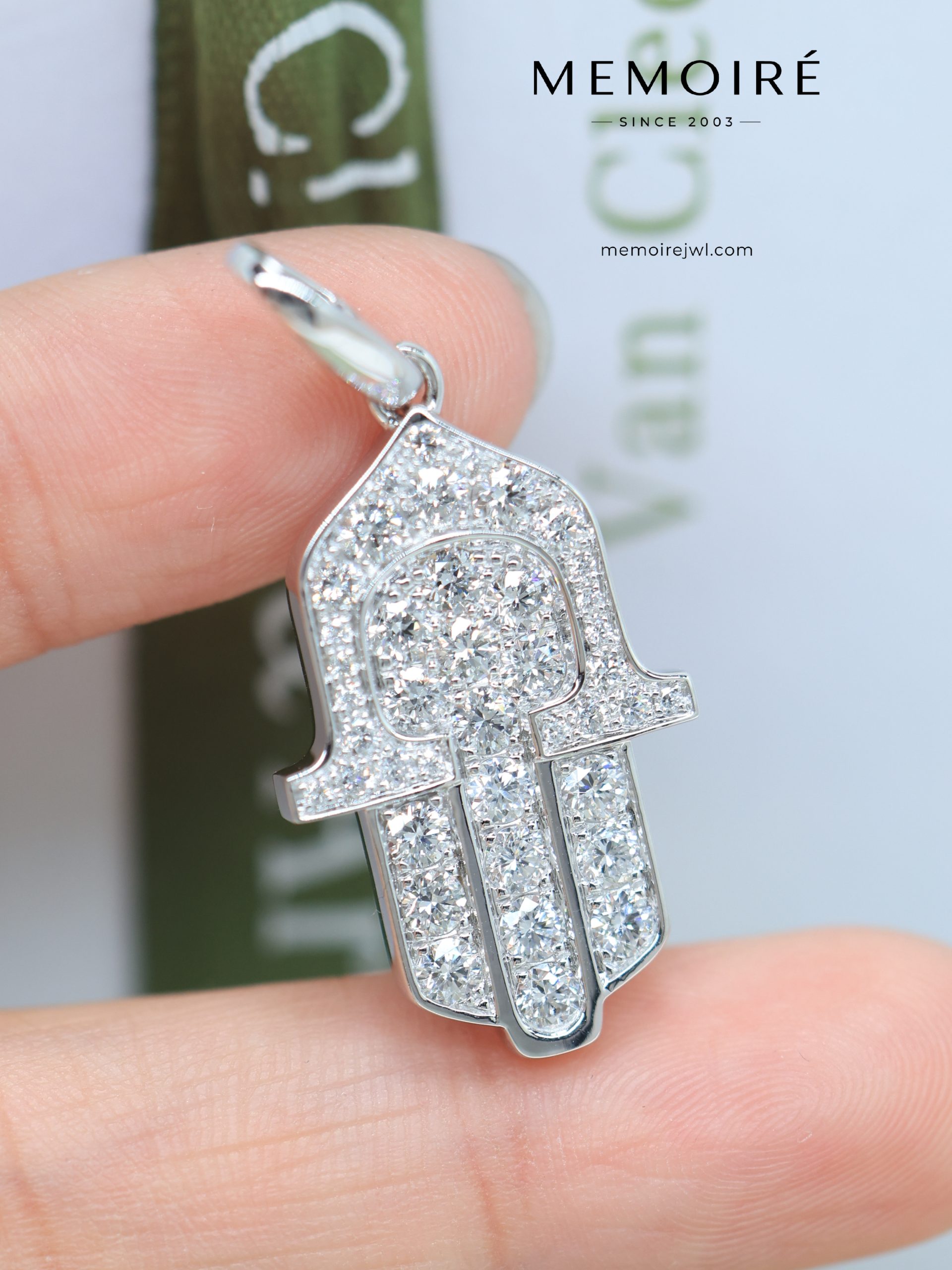 MÉMOIRÉ 18K White Gold Hamsa Full Diamond Pendant