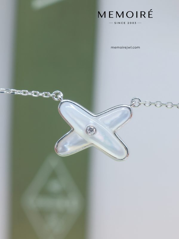 MEMOIRÉ Platinum Mother-of-Pearl Cross Necklace