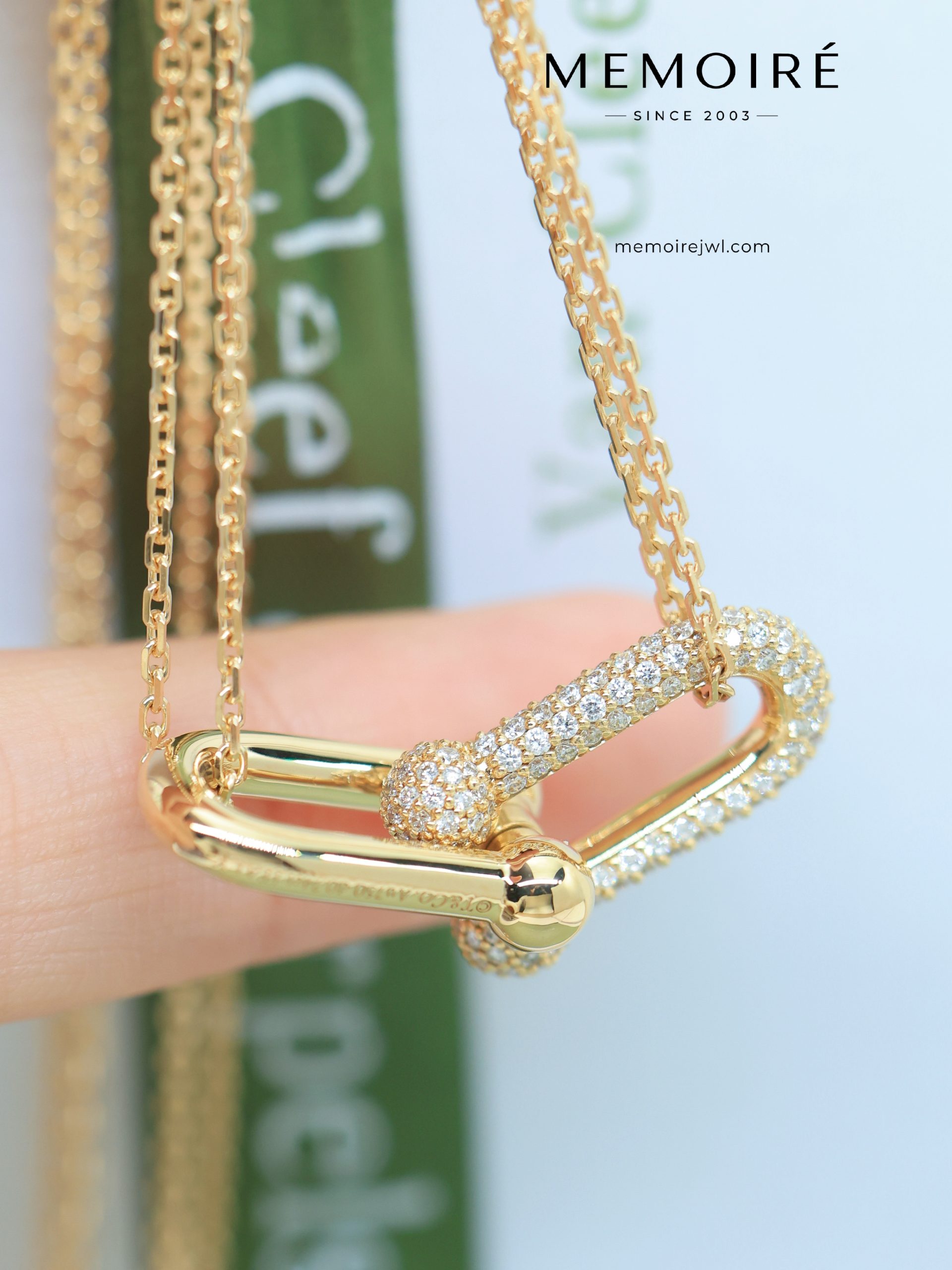 MEMOIRÉ Yellow Gold Large U-Link Horseshoe Necklace with Partial Diamond Pavé - Image 4
