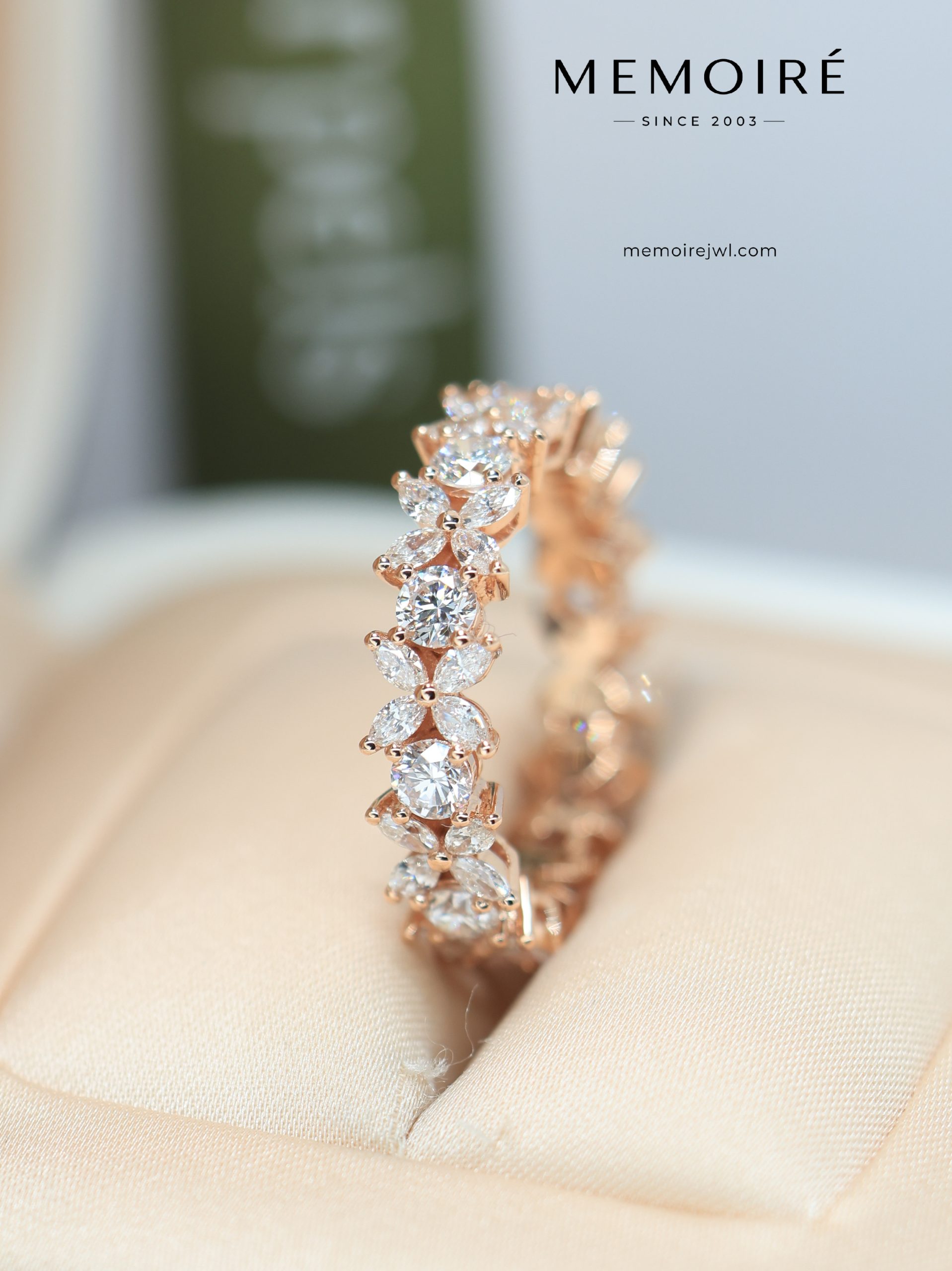 MEMOIRÉ Marquise & Round Diamond Band Ring in Rose Gold - Image 4