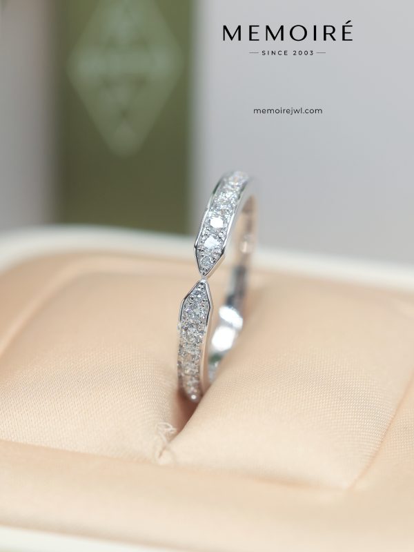 MEMOIRÉ Platinum Full-Pave Diamond Cross Ring