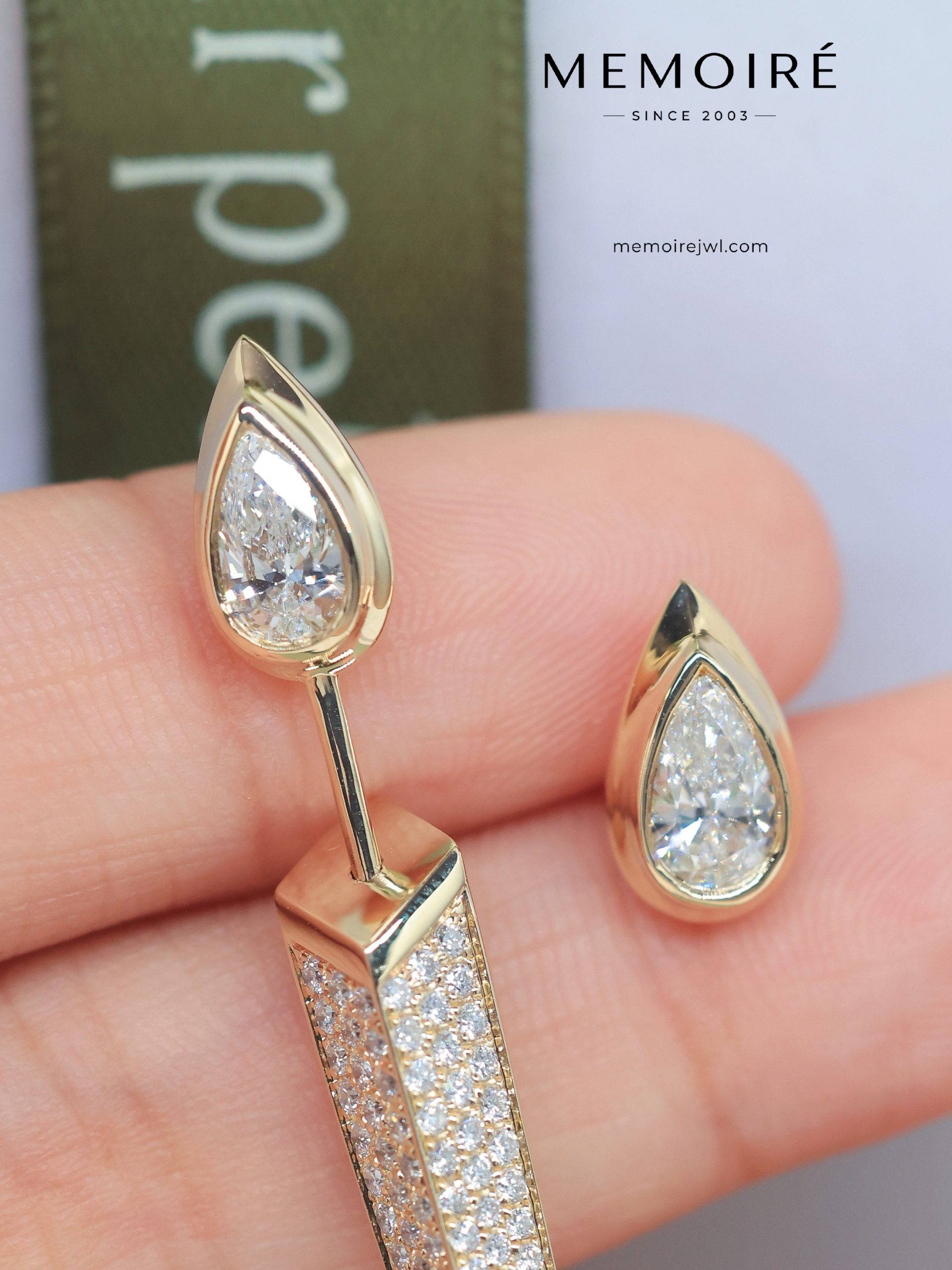 MÉMOIRÉ 18K Gold Mismatch Pear Pave Spike Drop Diamond Earrings - Image 3