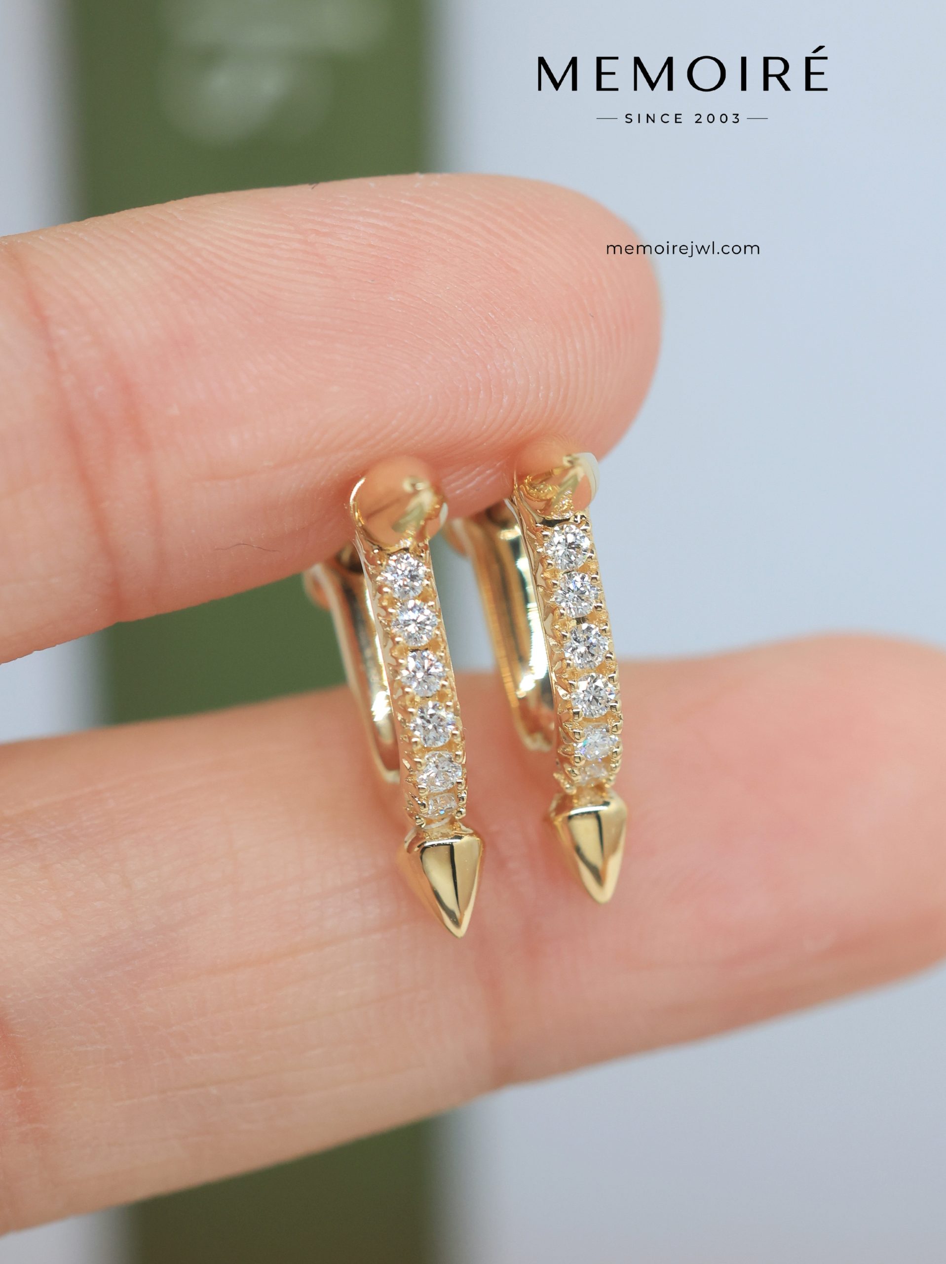 MEMOIRÉ Yellow Gold Full-Pave Spike Hoop Earrings