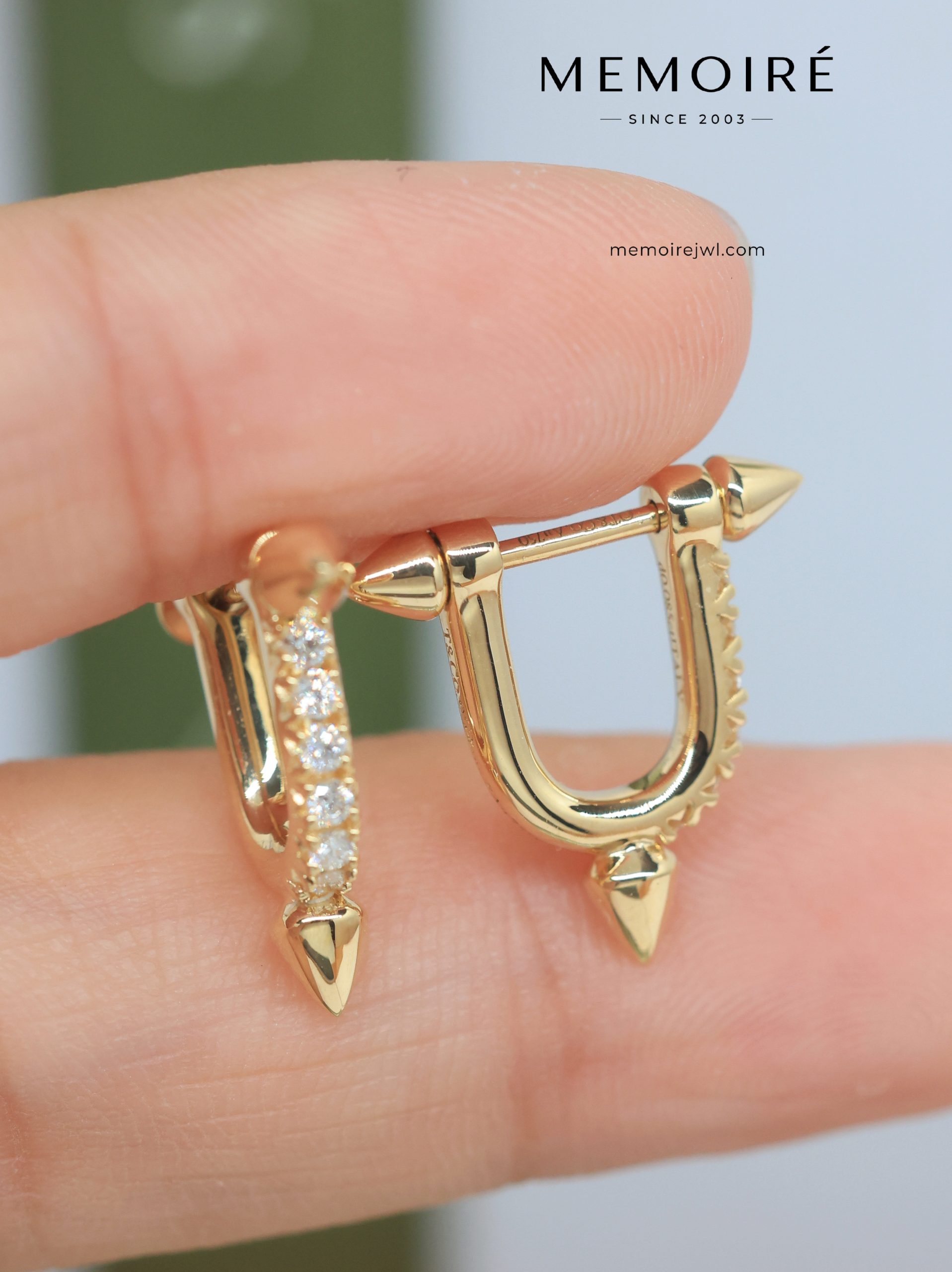 MEMOIRÉ Yellow Gold Full-Pave Spike Hoop Earrings - Image 3