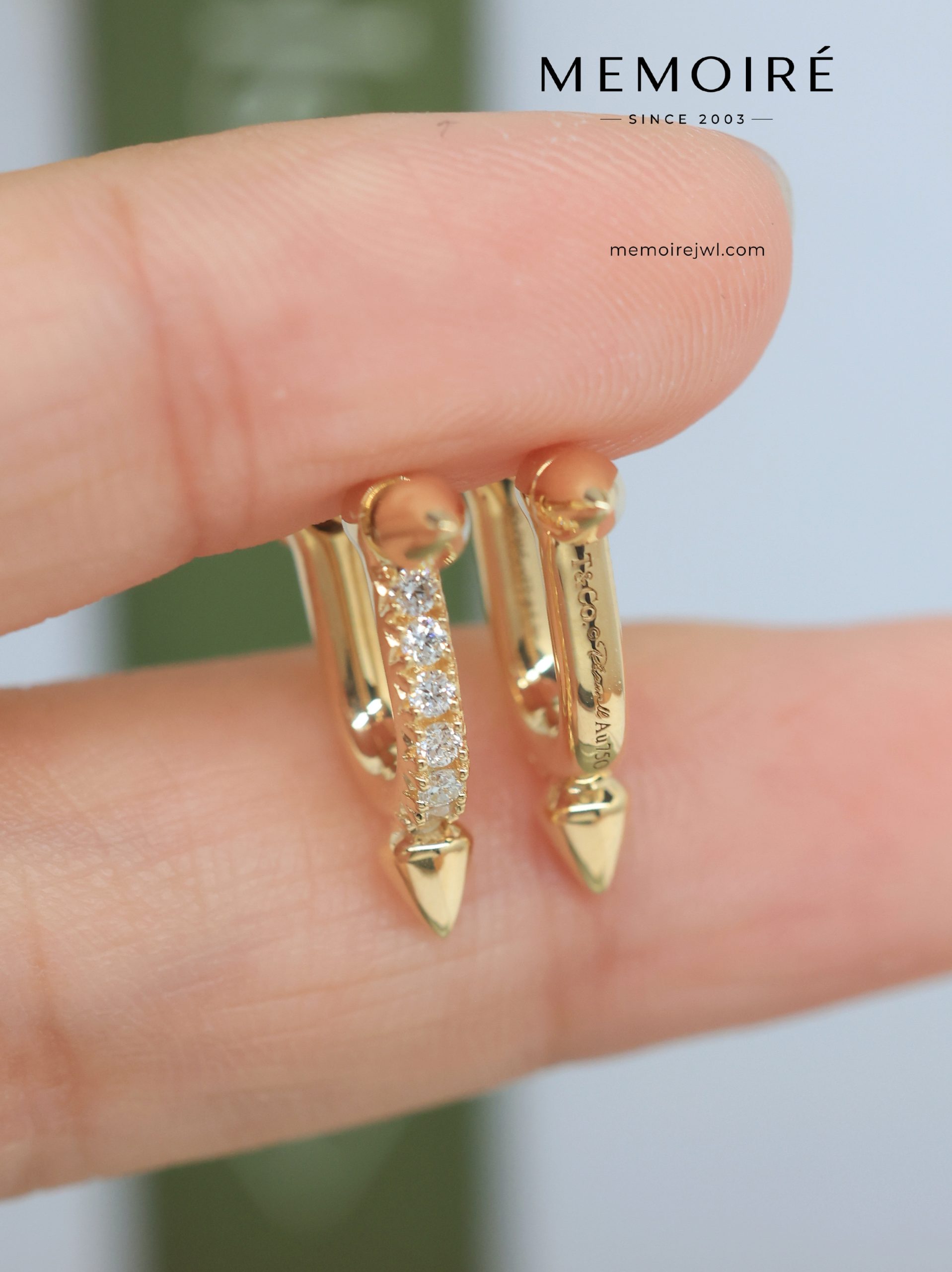 MEMOIRÉ Yellow Gold Full-Pave Spike Hoop Earrings - Image 4