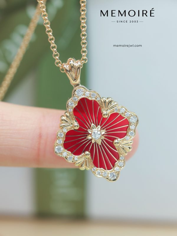 MEMOIRÉ 18K Yellow Gold Red Enamel Four-Leaf Clover Diamond Pendant Necklace