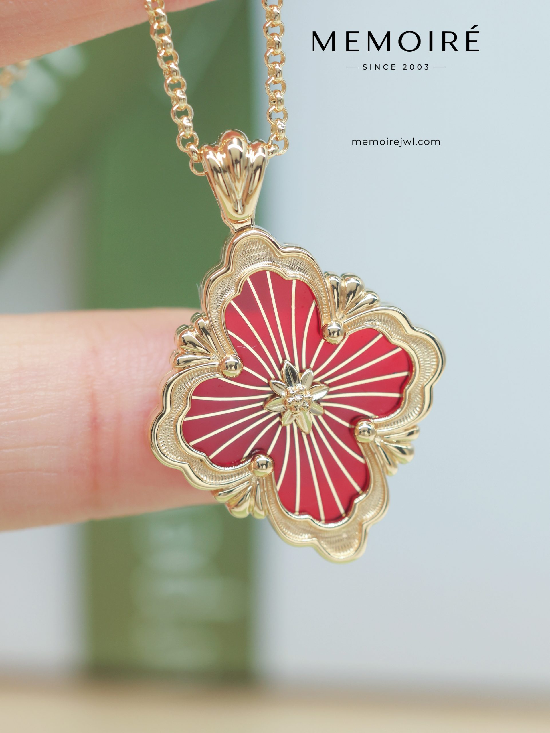MEMOIRÉ 18K Yellow Gold Red Enamel Four-Leaf Clover Diamond Pendant Necklace - Image 3