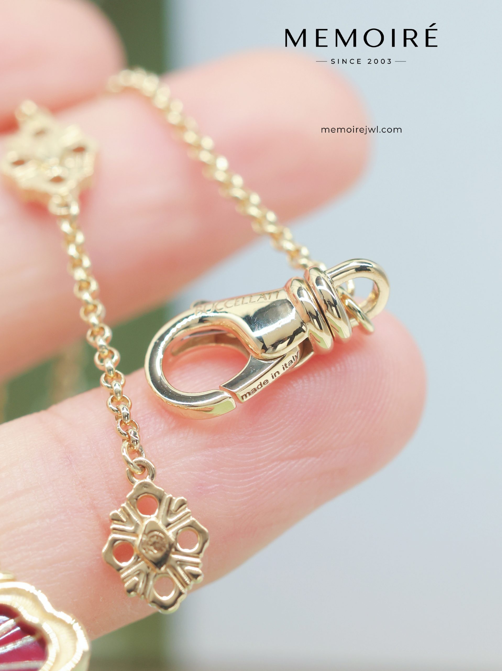 MEMOIRÉ 18K Yellow Gold Red Enamel Four-Leaf Clover Diamond Pendant Necklace - Image 5