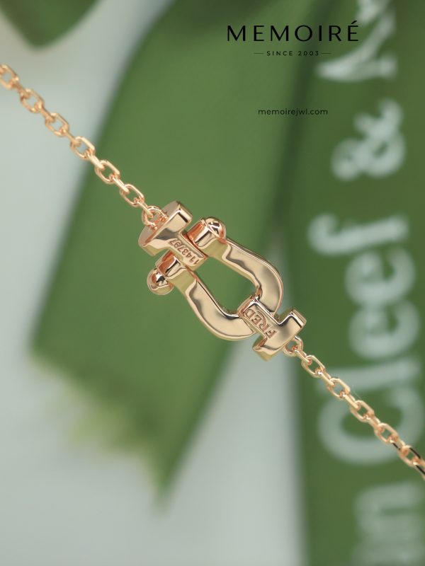 MEMOIRÉ Rose Gold Mini Full-Pave Horseshoe Buckle Bracelet