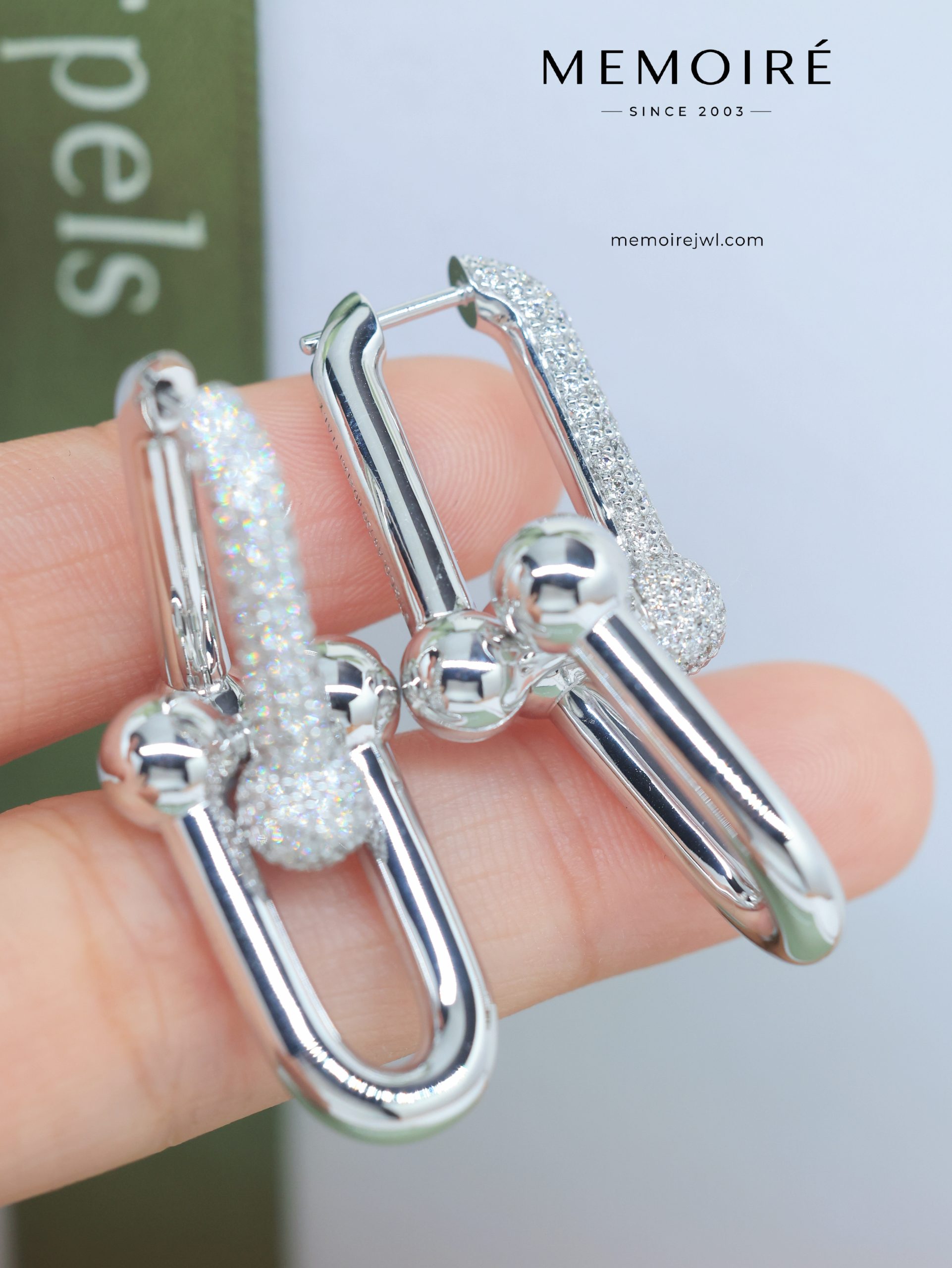 MEMOIRÉ Platinum Large Half-Pave Diamond U-Shaped Horseshoe Earrings - Image 4