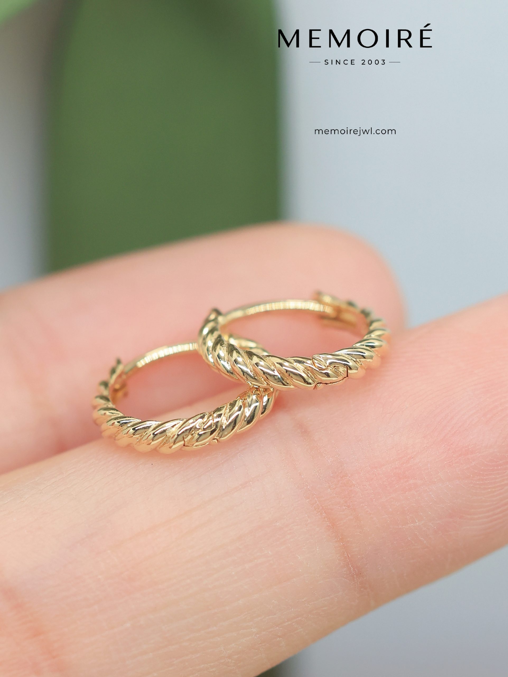 MEMOIRÉ Yellow Gold Twisted Hoop Earrings - Image 4