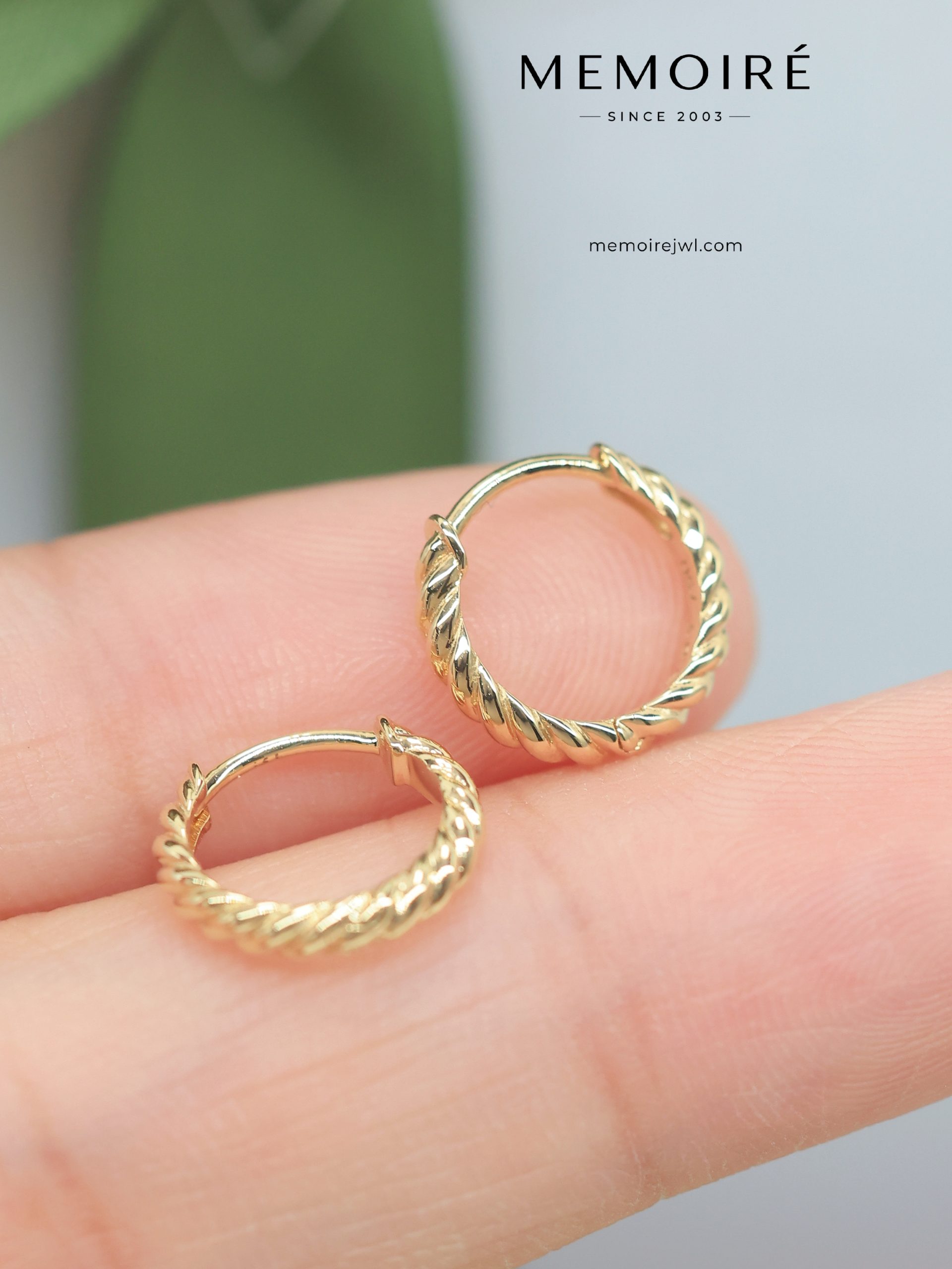 MEMOIRÉ Yellow Gold Twisted Hoop Earrings - Image 5