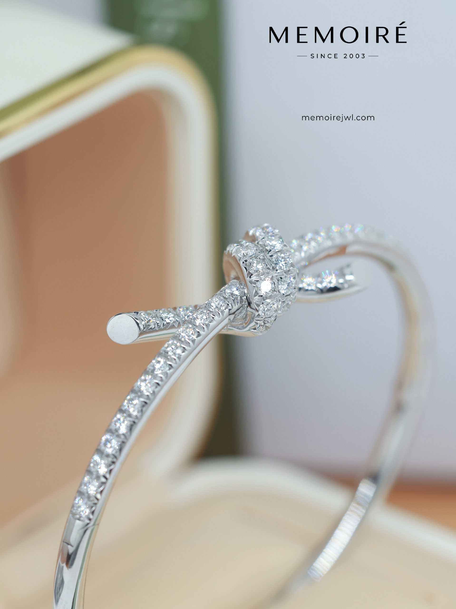 MEMOIRÉ Platinum Full-Pave Diamond Knot Bangle - Image 3