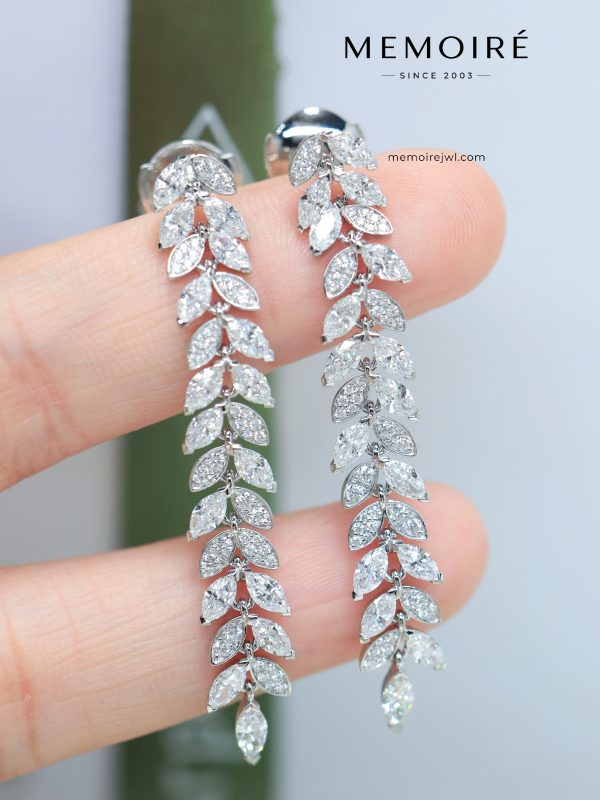 MEMOIRÉ Platinum Full-Pave Diamond Leaf Drop Earrings