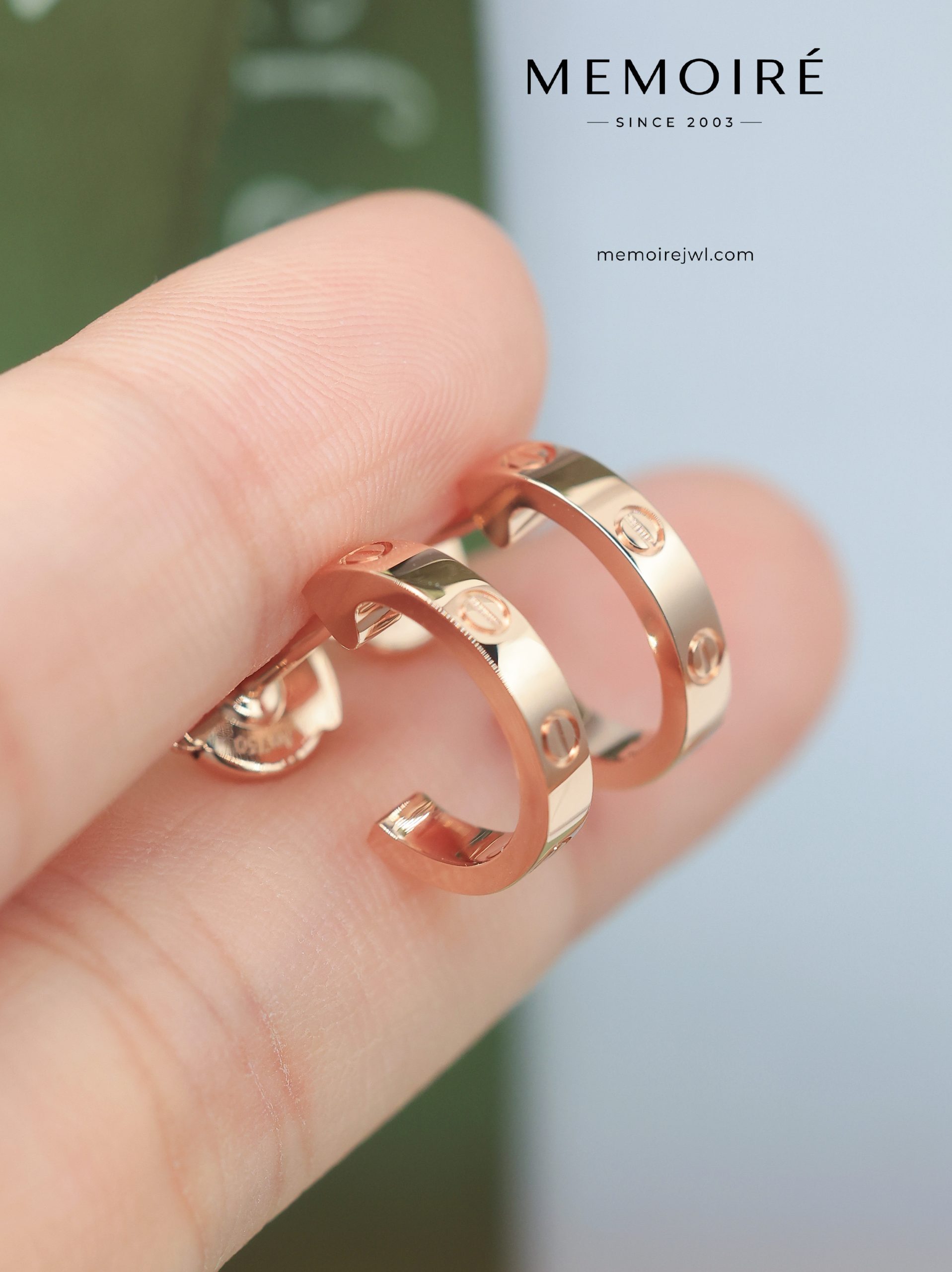 MÉMOIRÉ 18K Rose Gold Smooth Hoop Earrings - Image 3