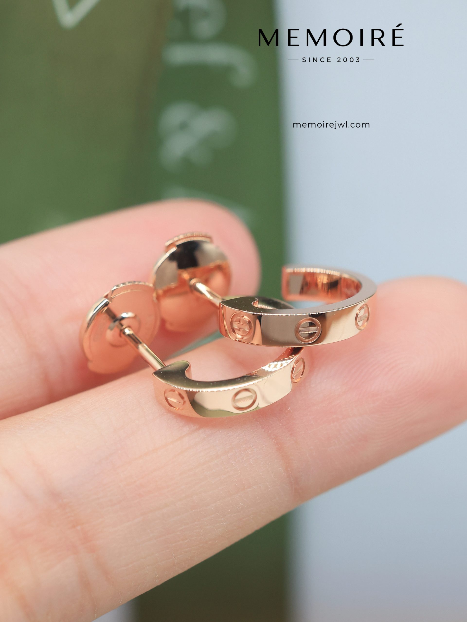 MÉMOIRÉ 18K Rose Gold Smooth Hoop Earrings - Image 4