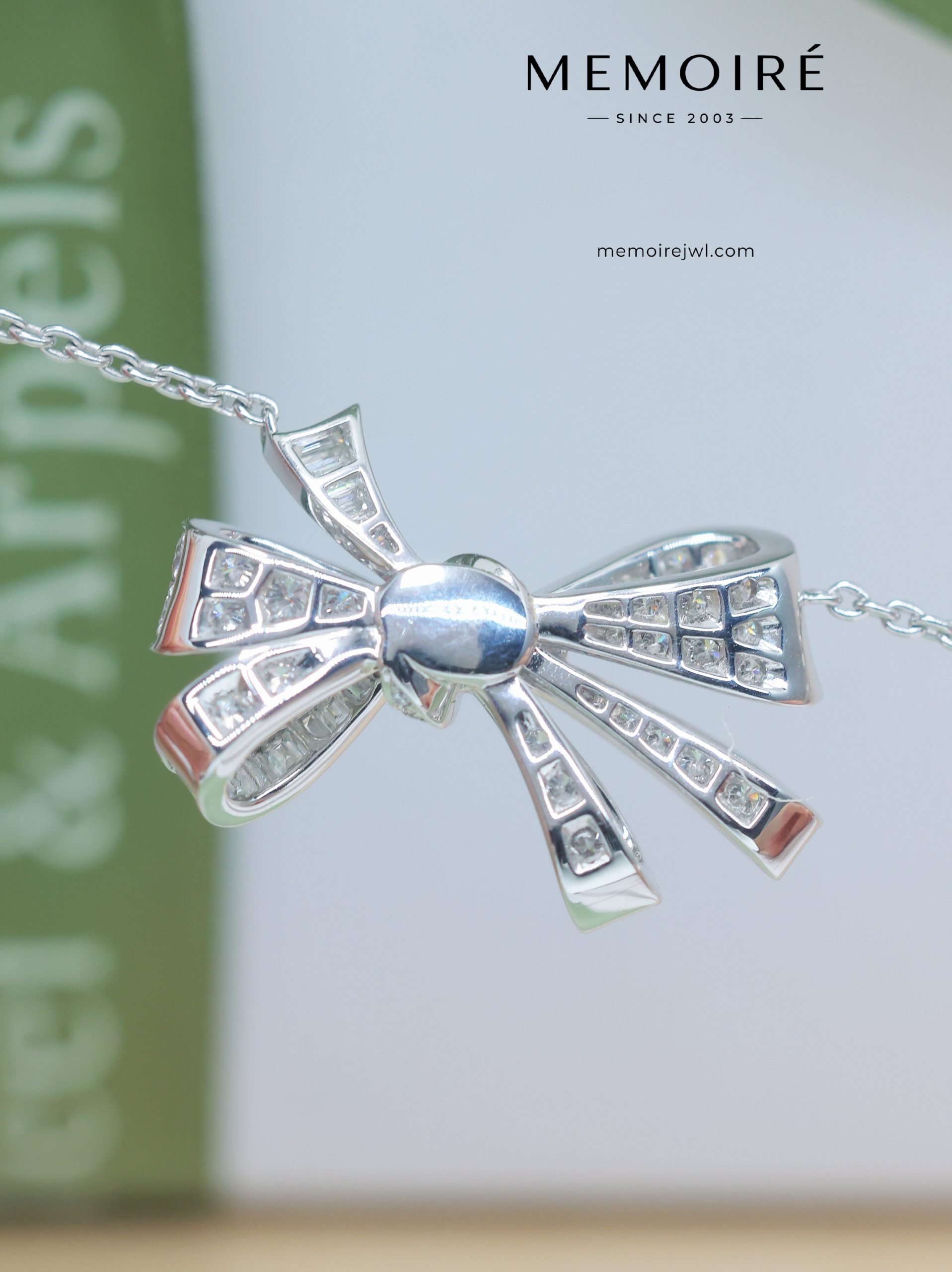 MEMOIRÉ White Gold Full-Pave Bow Necklace - Image 4