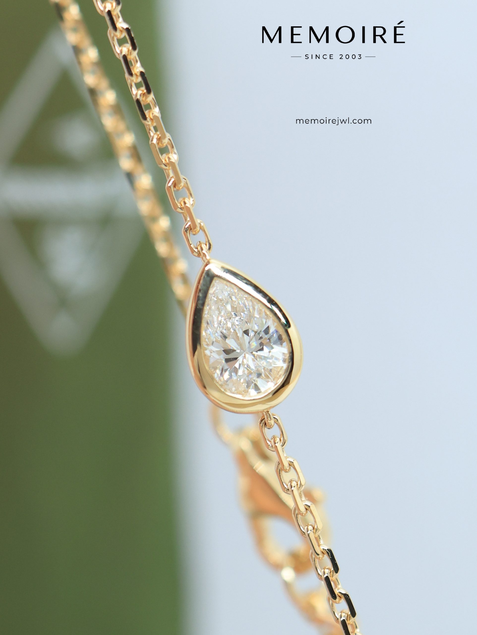 MÉMOIRÉ 18K Gold Full Bezel Pear Diamond Station Necklace - Image 3