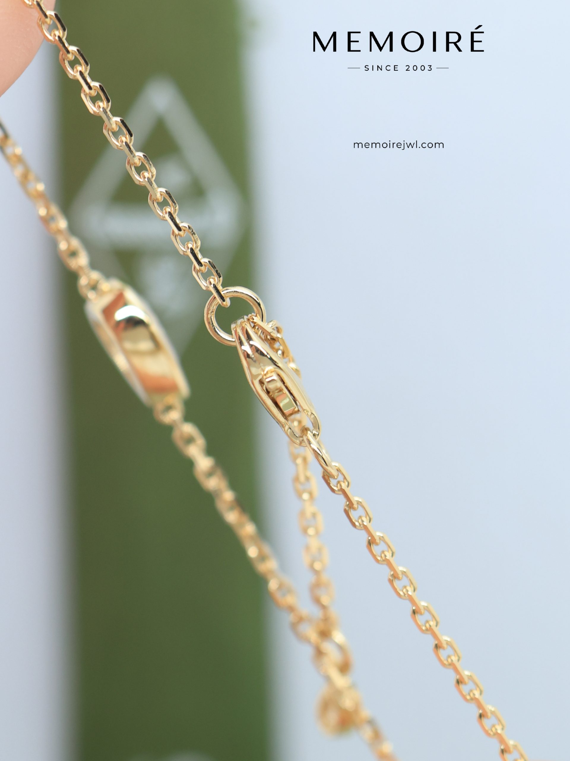 MÉMOIRÉ 18K Gold Full Bezel Pear Diamond Station Necklace - Image 4
